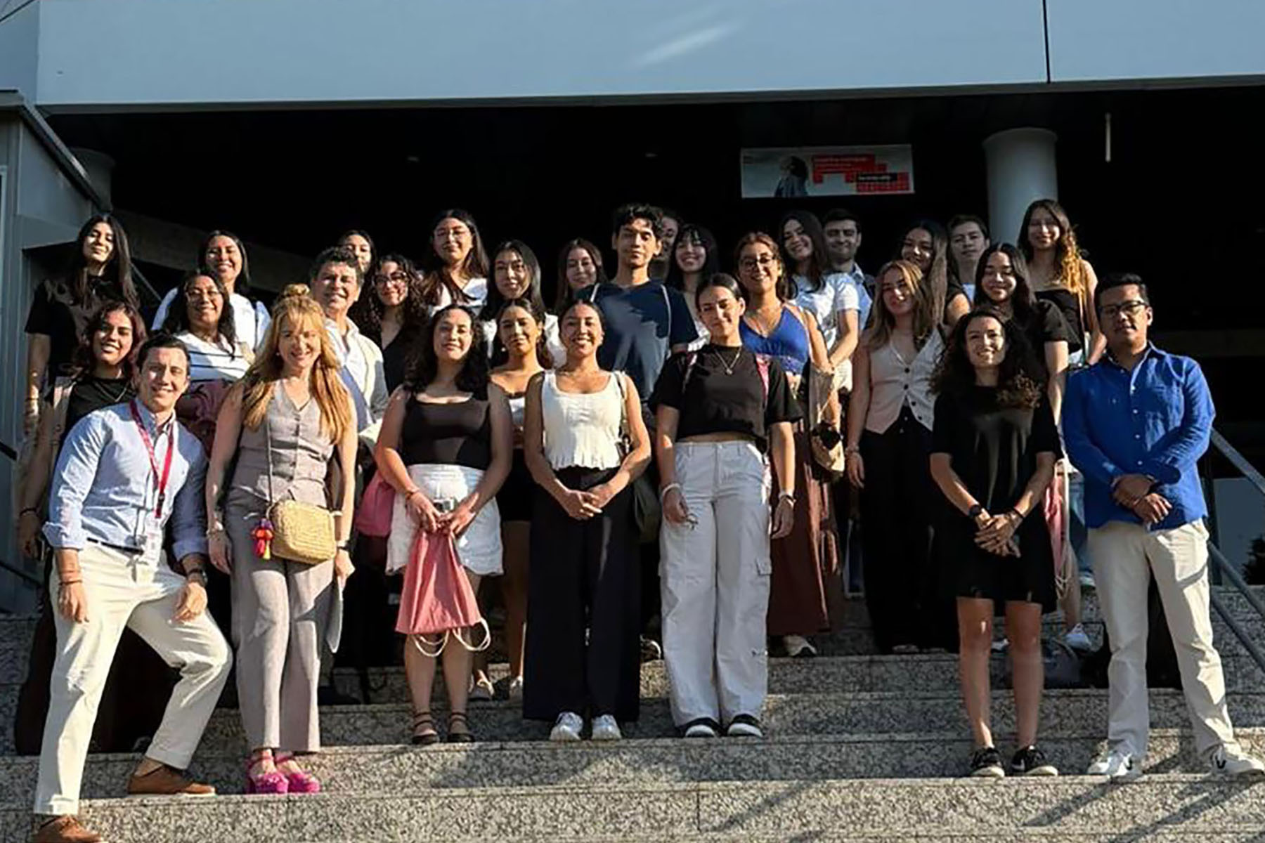 7 / 12 - Esmeralda Castillo Participa en Curso Internacional de Marketing Digital 7 / 12 - Esmeralda Castillo Participa en Curso Internacional de Marketing Digital
