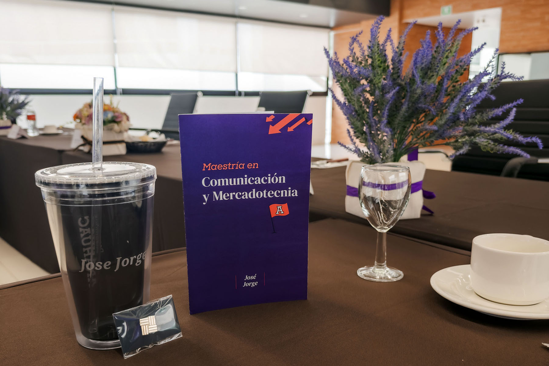2 / 32 - La Meta Está Cerca: Clausura de la Maestría en Comunicación y Mercadotecnia