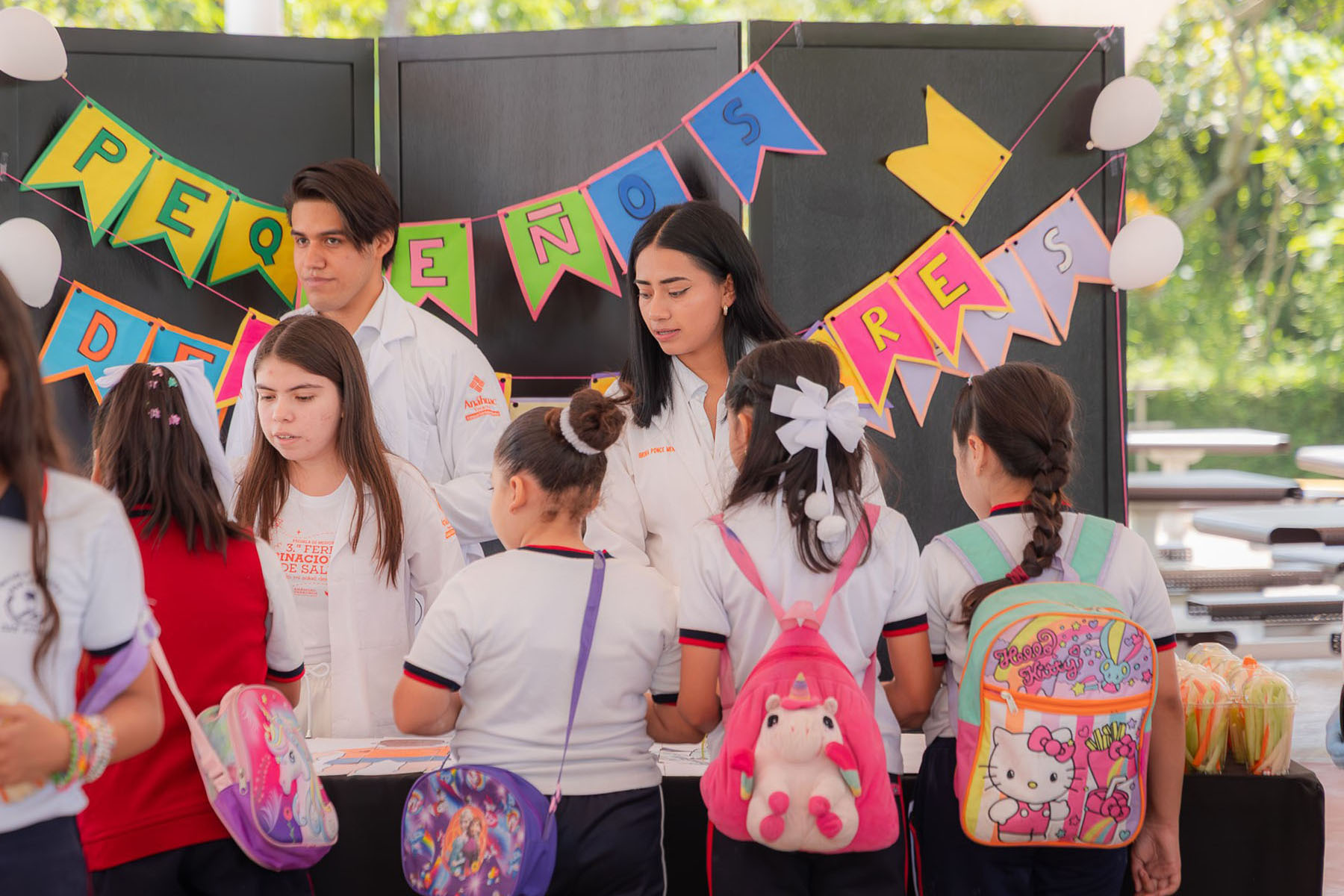 2 / 16 - La Escuela de Medicina Celebró la 3.ª Feria Binacional: Cuidando mi Salud Desde Pequeño