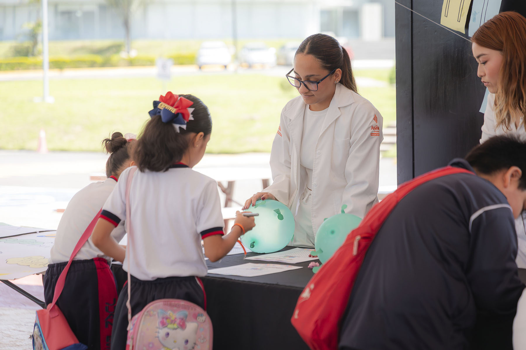5 / 16 - La Escuela de Medicina Celebró la 3.ª Feria Binacional: Cuidando mi Salud Desde Pequeño