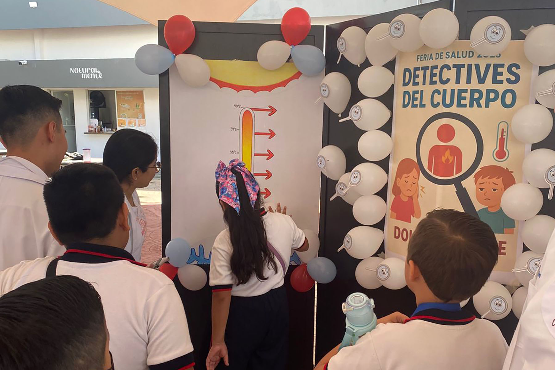 7 / 16 - La Escuela de Medicina Celebró la 3.ª Feria Binacional: Cuidando mi Salud Desde Pequeño