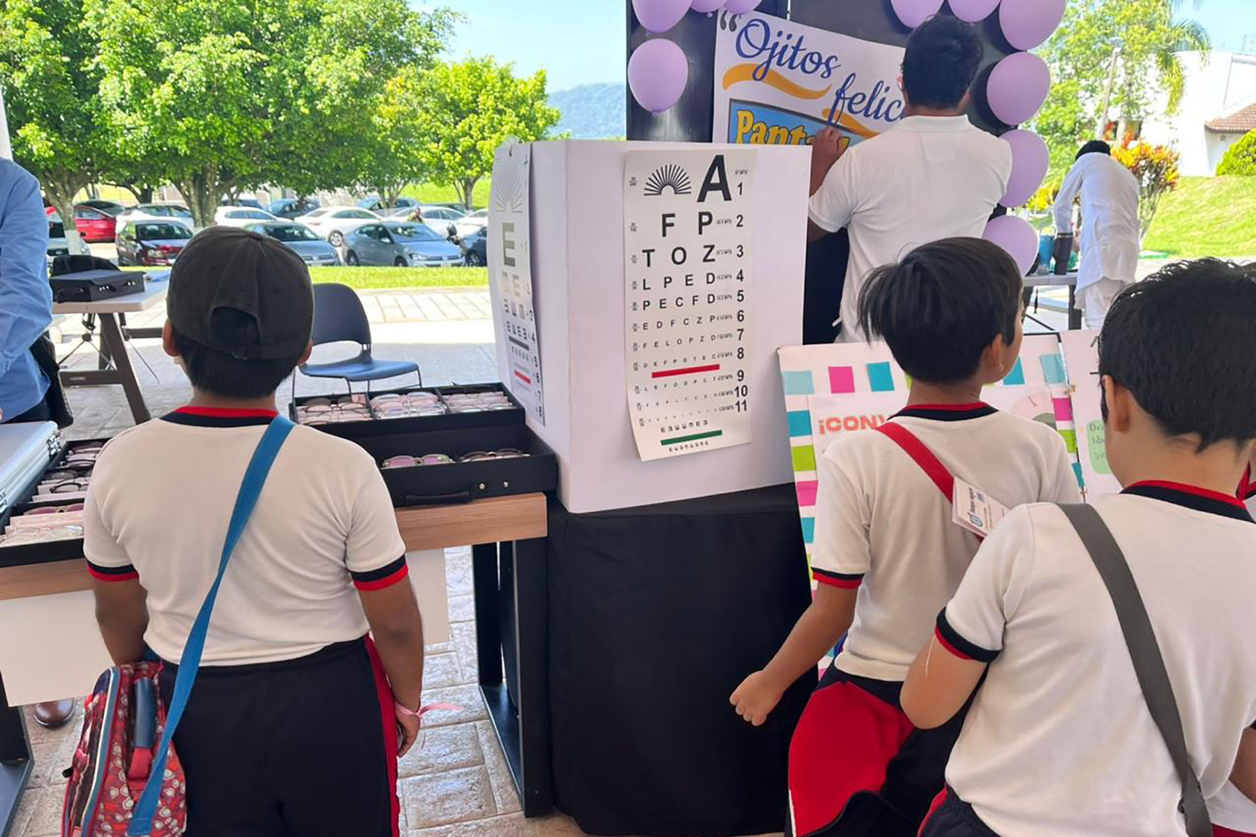 10 / 16 - La Escuela de Medicina Celebró la 3.ª Feria Binacional: Cuidando mi Salud Desde Pequeño