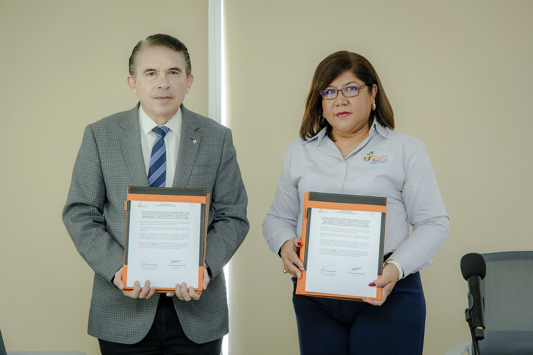 10 / 16 - Firma de Convenio con Xiimbal Weetel A.C.