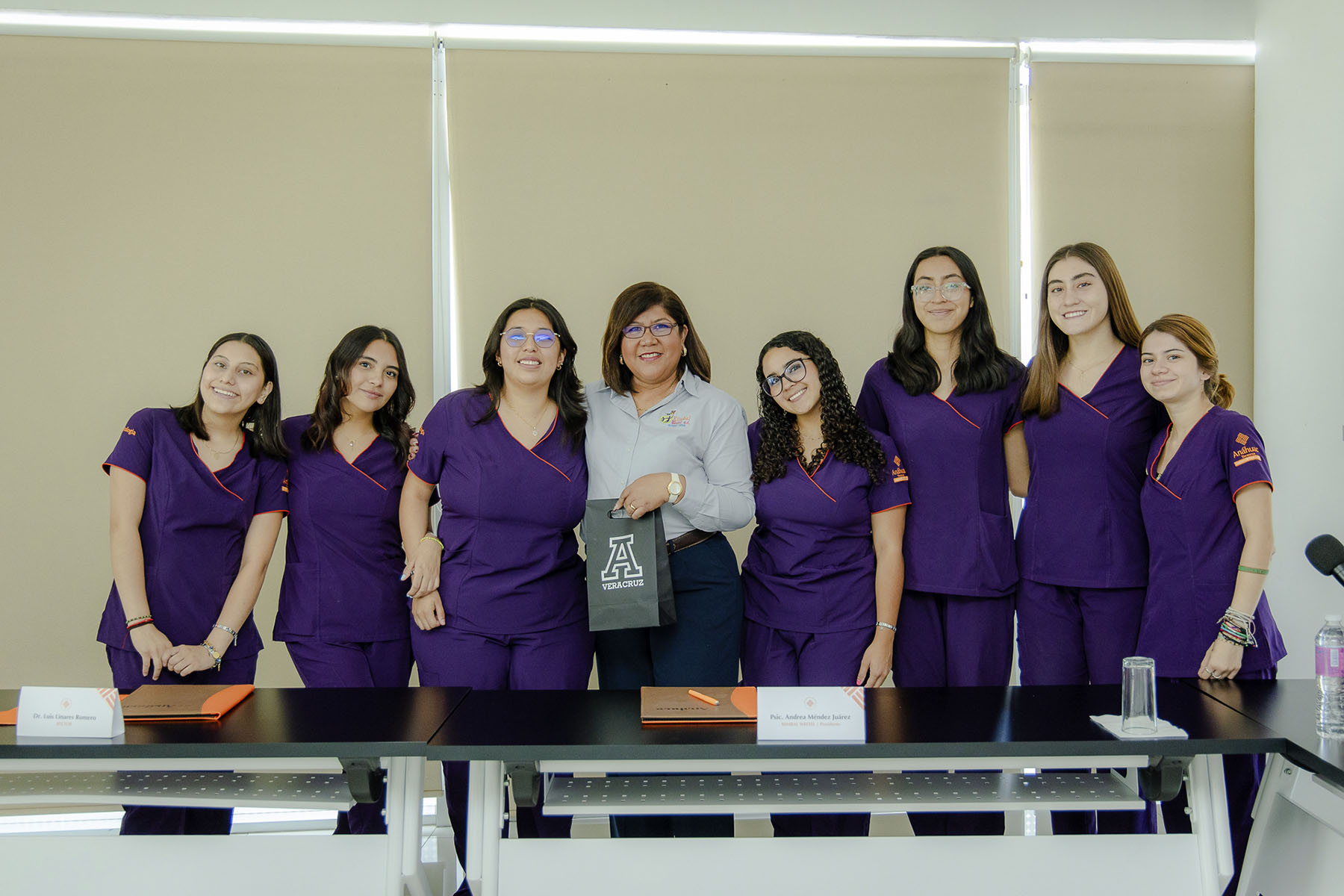 14 / 16 - Firma de Convenio con Xiimbal Weetel A.C.
