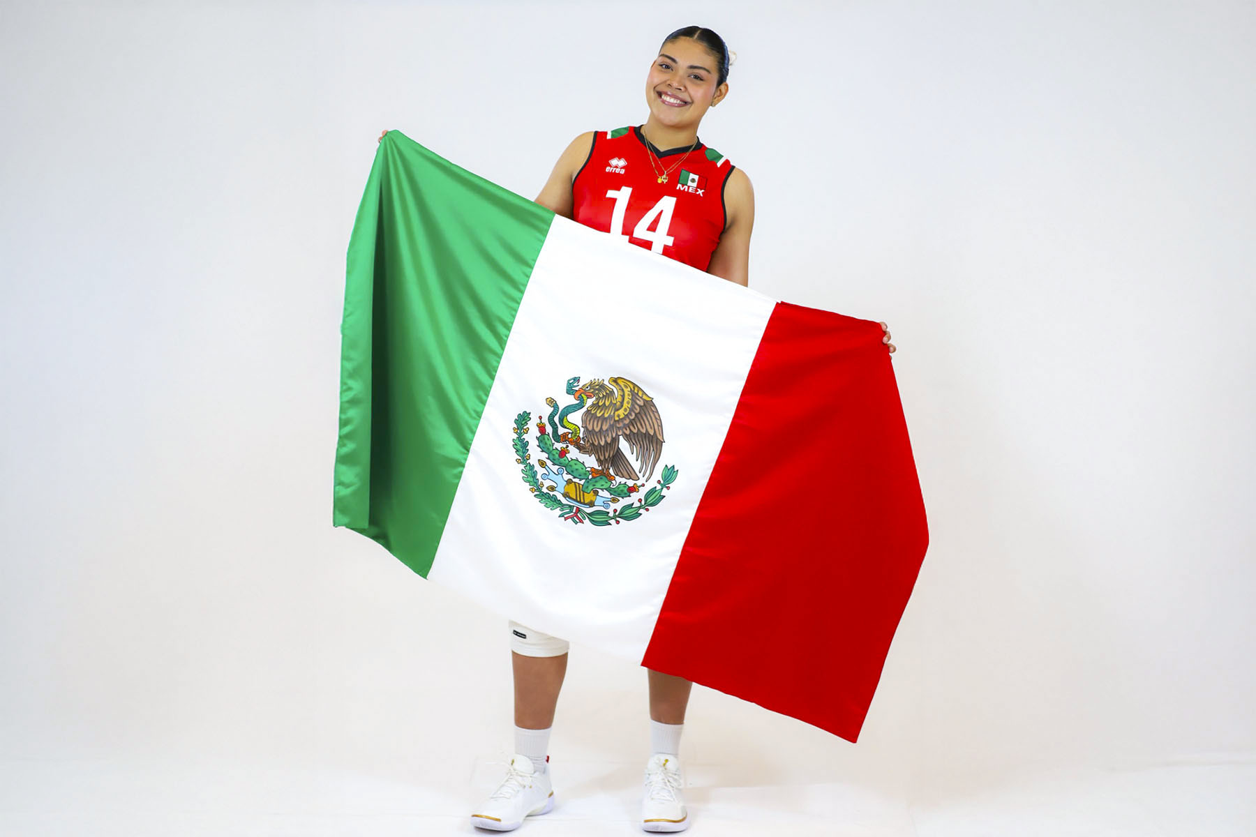 2 / 3 - Seleccionada Nacional Regresa a Casa 2 / 3 - Seleccionada Nacional Regresa a Casa