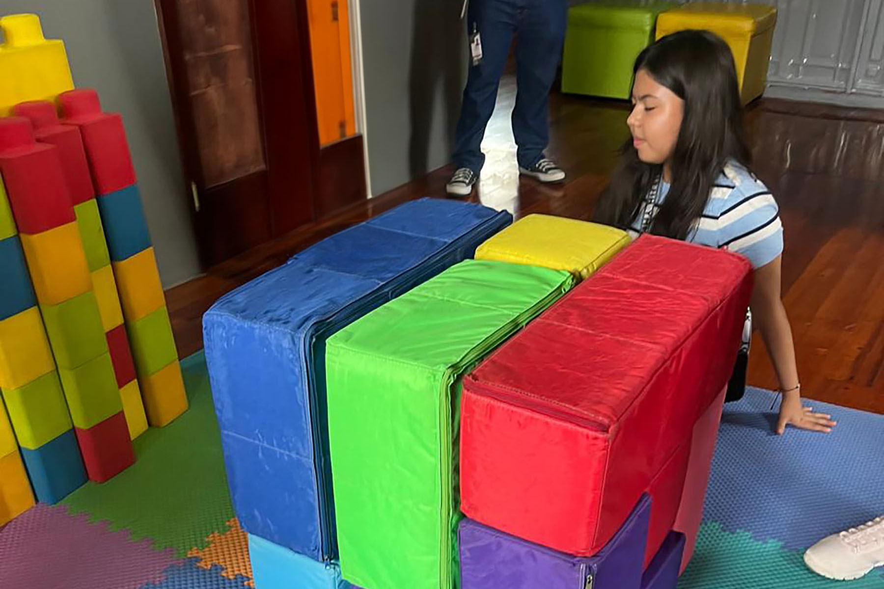 9 / 12 - Iniciamos con Creatividad y Arte una Nueva Generación en la Escuela de Diseño 9 / 12 - Iniciamos con Creatividad y Arte una Nueva Generación en la Escuela de Diseño