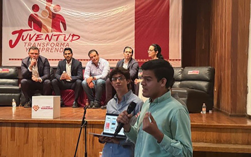 3 / 4 - Alumnos Anáhuac Ganan Premio de Emprendimiento