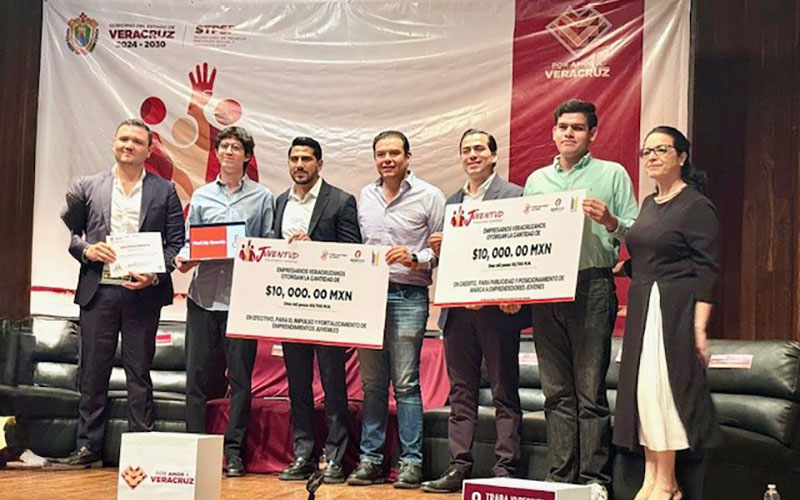 4 / 4 - Alumnos Anáhuac Ganan Premio de Emprendimiento