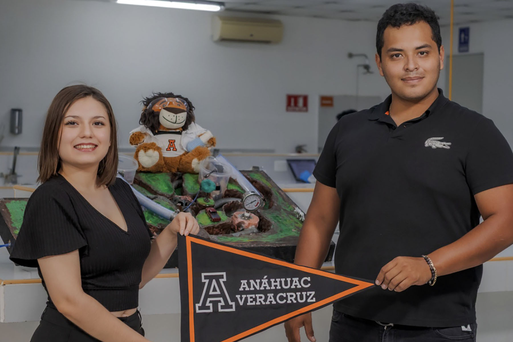 1 / 5 - Alumnos Representan a México en Feria Internacional de Tecnología en Brasil 1 / 5 - Alumnos Representan a México en Feria Internacional de Tecnología en Brasil