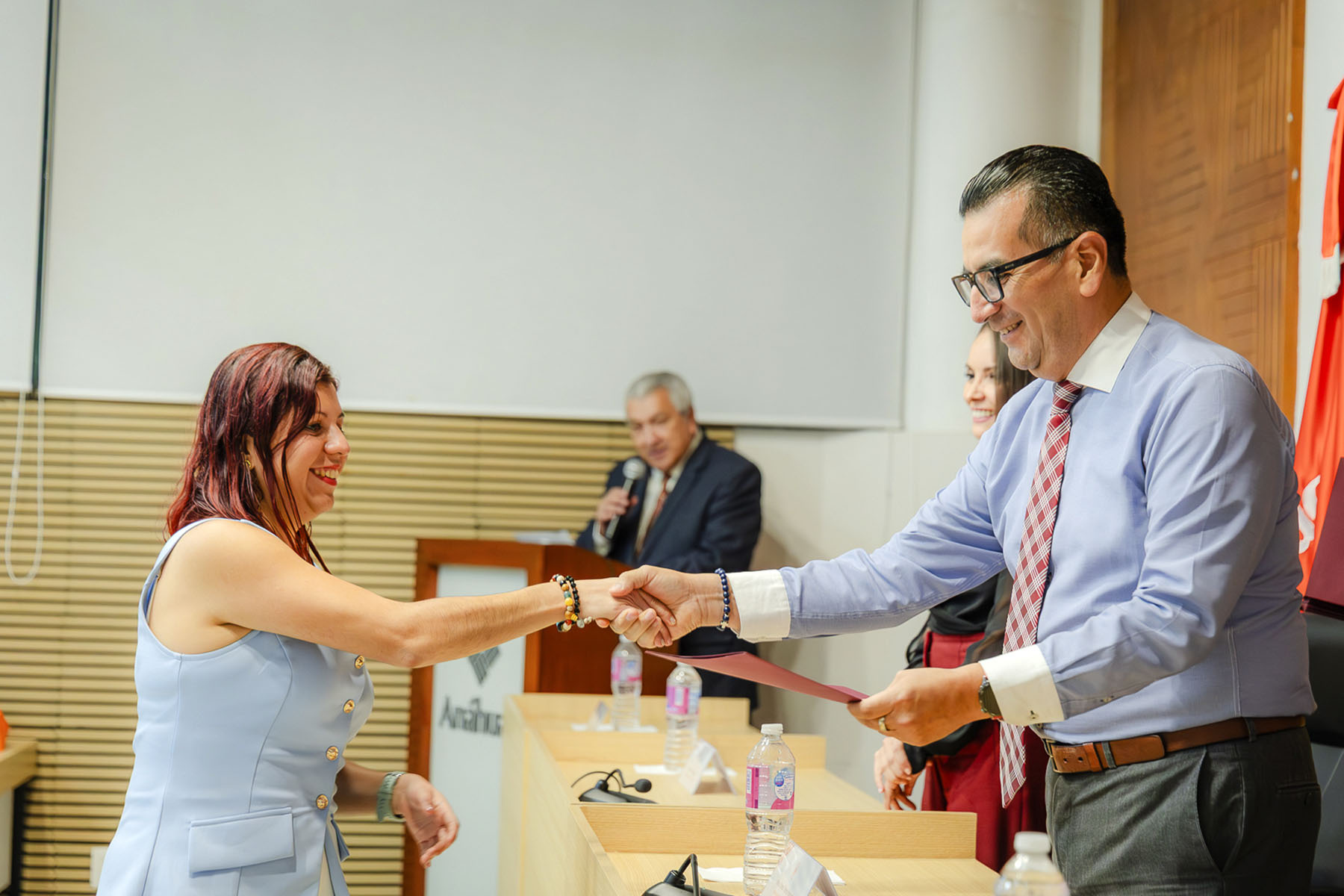 12 / 22 - Bienvenida de la Maestría en Economía y Negocios III 12 / 22 - Bienvenida de la Maestría en Economía y Negocios III