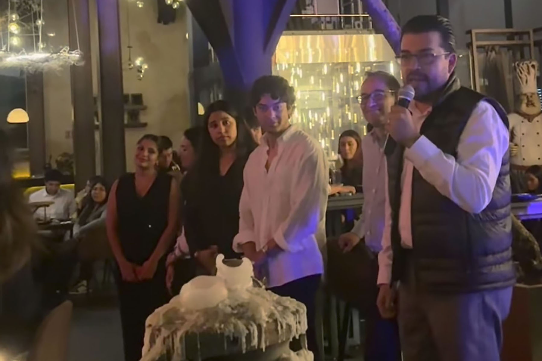 3 / 4 - Cena de Bienvenida de la Licenciatura en Derecho 3 / 4 - Cena de Bienvenida de la Licenciatura en Derecho