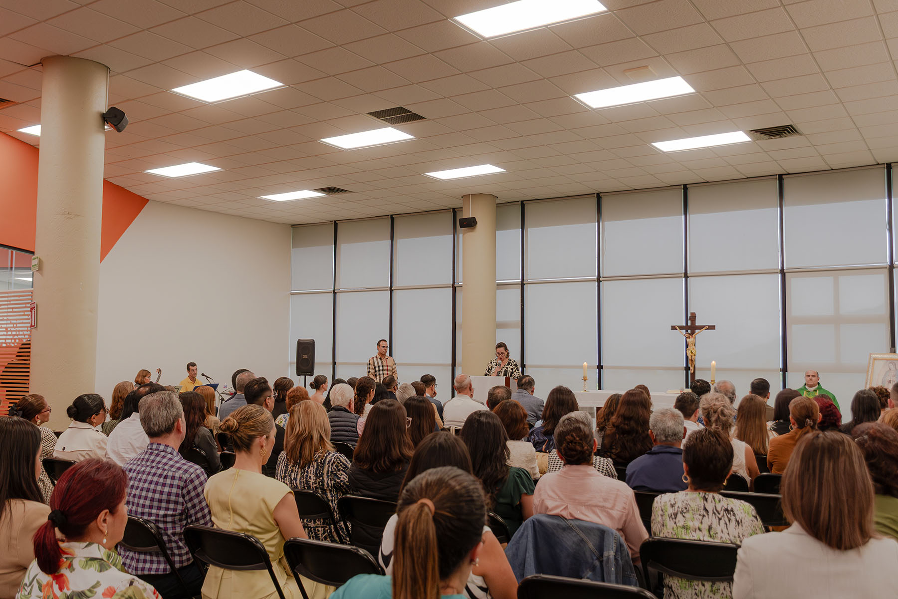 1 / 76 - Ceremonia de Clausura de Diplomados 1 / 76 - Ceremonia de Clausura de Diplomados