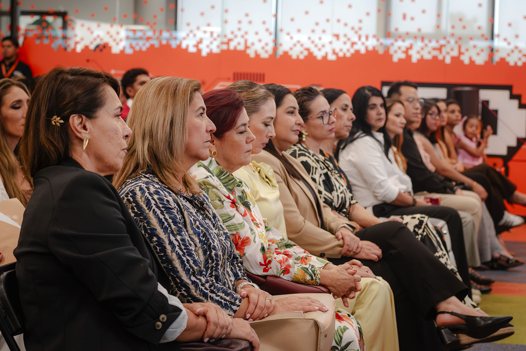 25 / 76 - Ceremonia de Clausura de Diplomados 25 / 76 - Ceremonia de Clausura de Diplomados