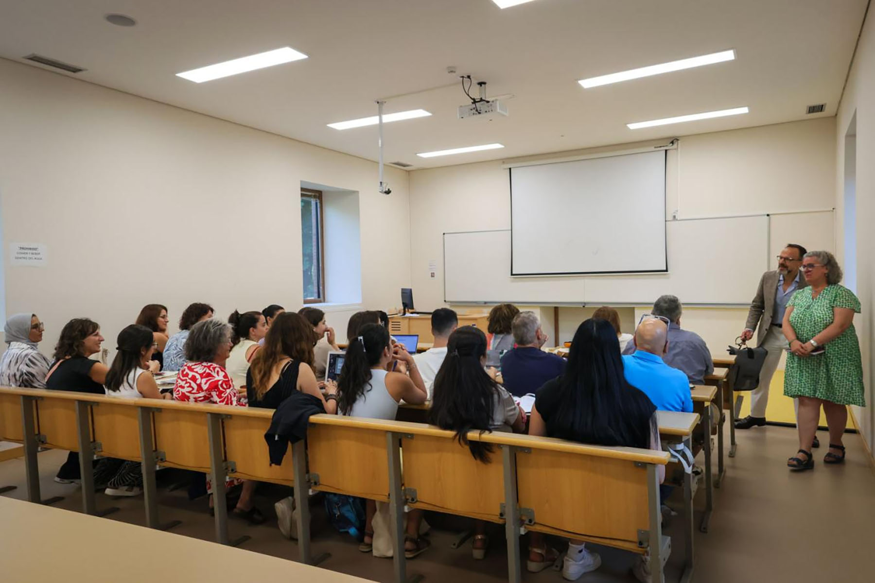 3 / 8 - Colaboradora Realiza Estancia Académica en España 3 / 8 - Colaboradora Realiza Estancia Académica en España