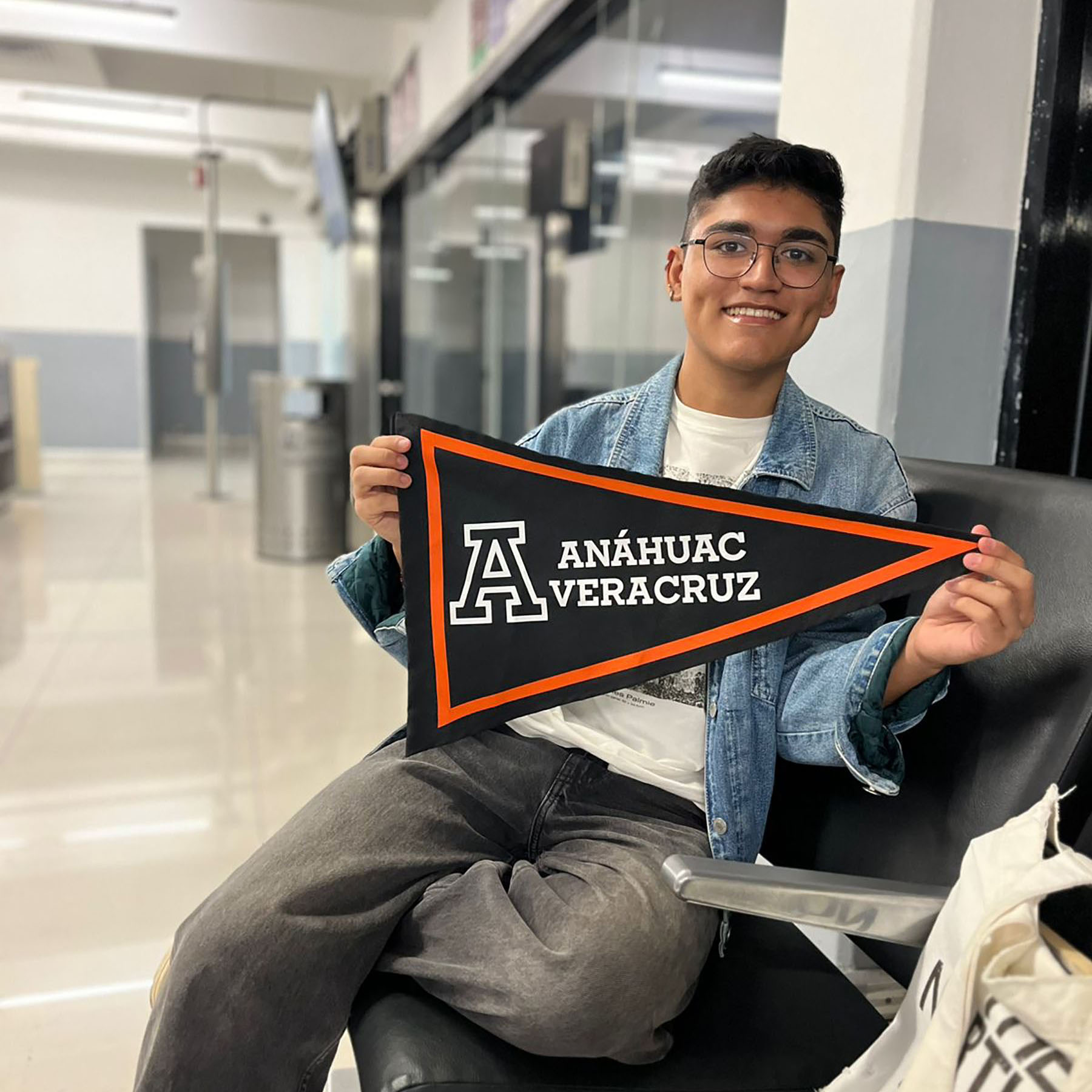 2 / 64 - Estudiantes Viven su Experiencia Internacional 202560 2 / 64 - Estudiantes Viven su Experiencia Internacional 202560