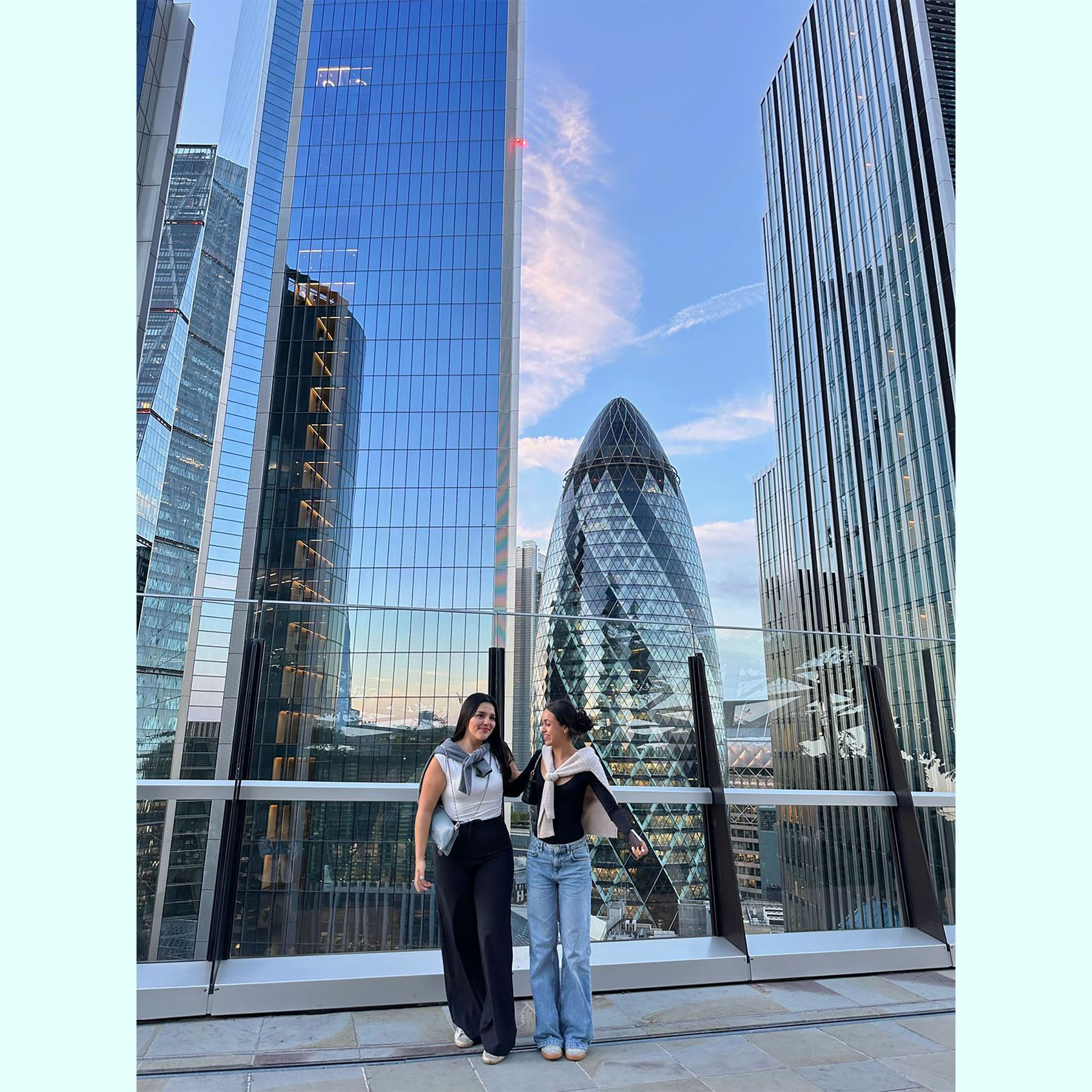 64 / 64 - Estudiantes Viven su Experiencia Internacional 202560 64 / 64 - Estudiantes Viven su Experiencia Internacional 202560