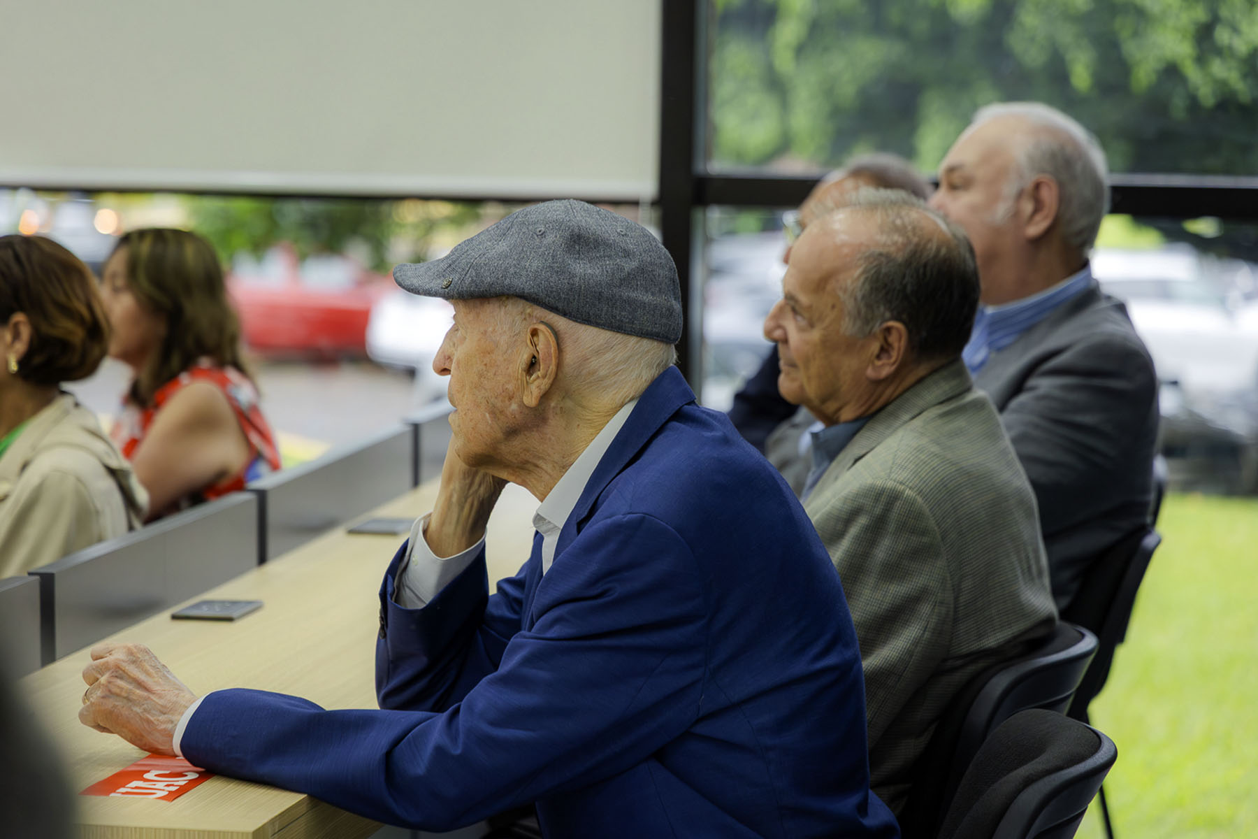 6 / 16 - Instauración de los Nuevos Salones de Posgrado y Educación Continua 6 / 16 - Instauración de los Nuevos Salones de Posgrado y Educación Continua