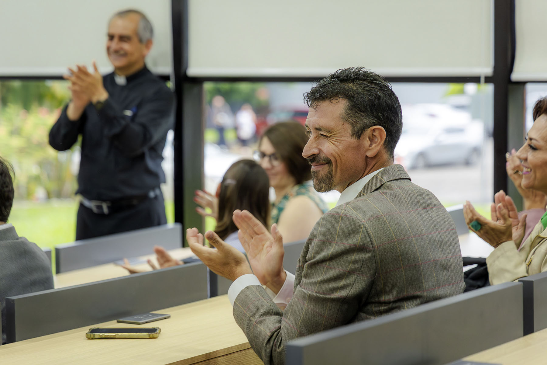 8 / 16 - Instauración de los Nuevos Salones de Posgrado y Educación Continua 8 / 16 - Instauración de los Nuevos Salones de Posgrado y Educación Continua