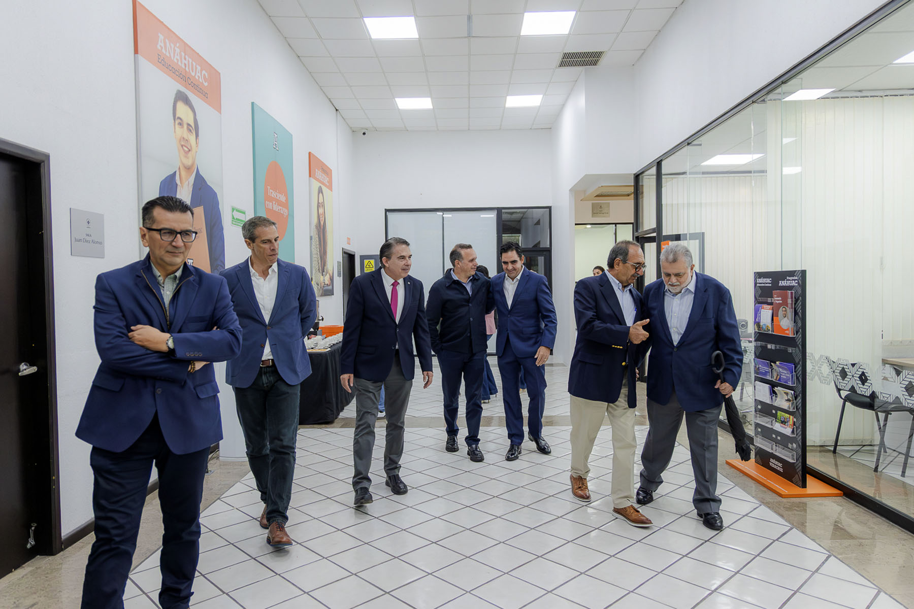 16 / 16 - Instauración de los Nuevos Salones de Posgrado y Educación Continua 16 / 16 - Instauración de los Nuevos Salones de Posgrado y Educación Continua