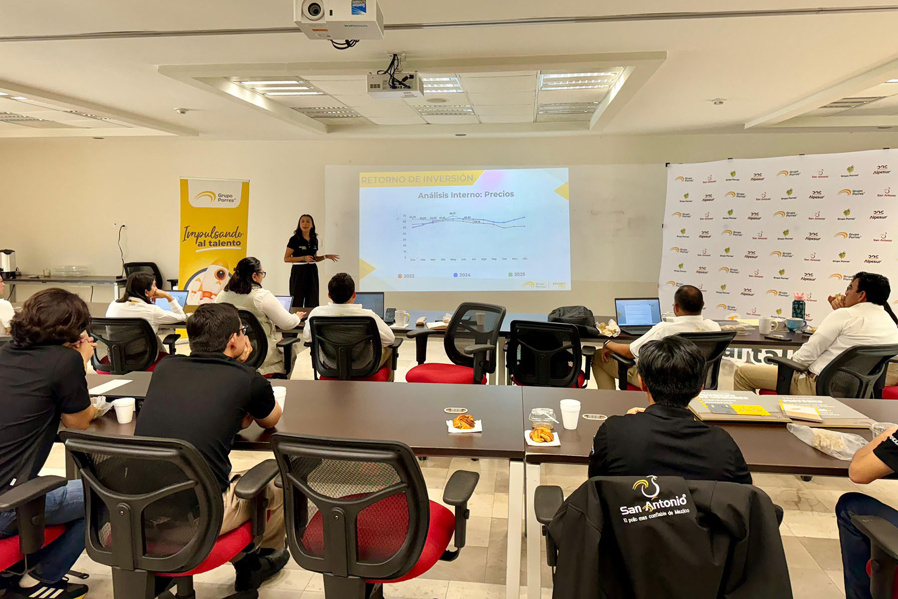 4 / 8 - Prácticas Profesionales en Grupo Pecuario San Antonio 4 / 8 - Prácticas Profesionales en Grupo Pecuario San Antonio