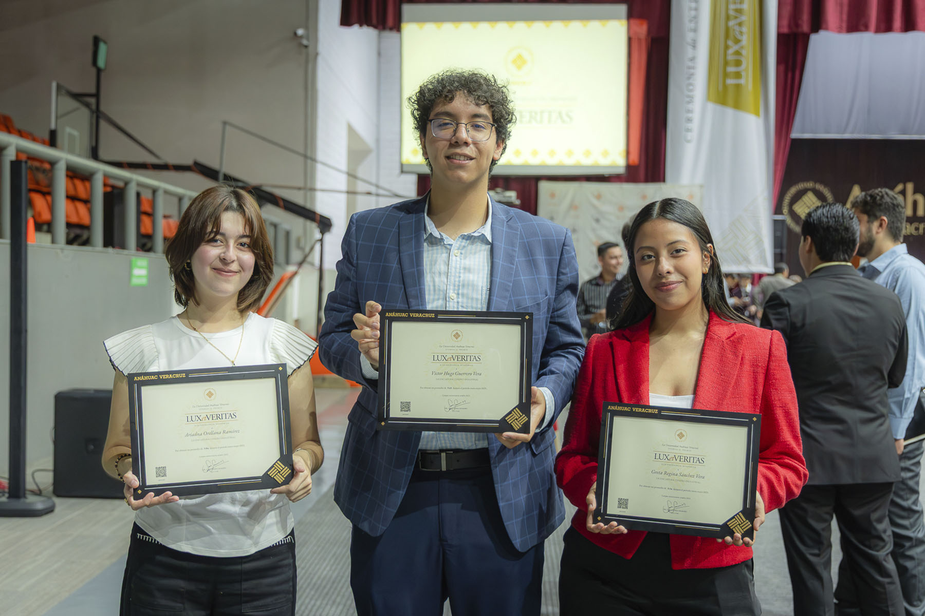 68 / 88 - Premios Lux et Veritas: Galería 68 / 88 - Premios Lux et Veritas: Galería