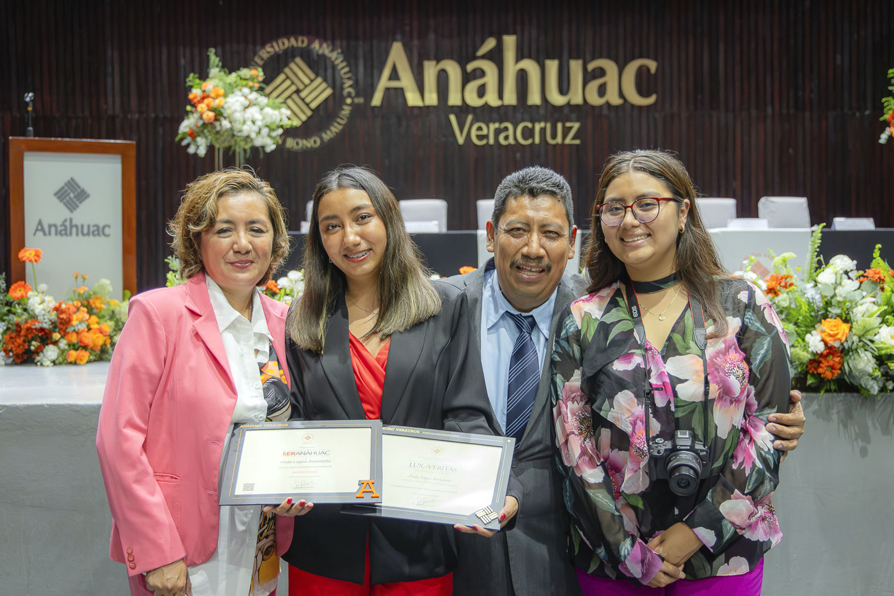 81 / 88 - Premios Lux et Veritas: Galería 81 / 88 - Premios Lux et Veritas: Galería