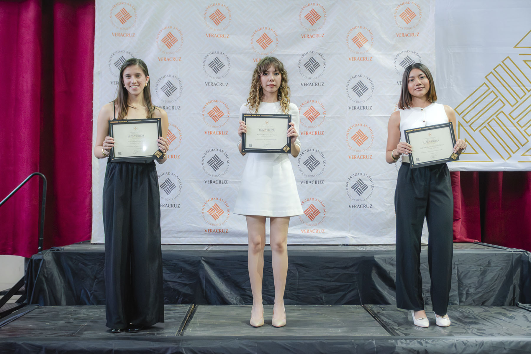 13 / 88 - Premios Lux et Veritas: Galería 13 / 88 - Premios Lux et Veritas: Galería