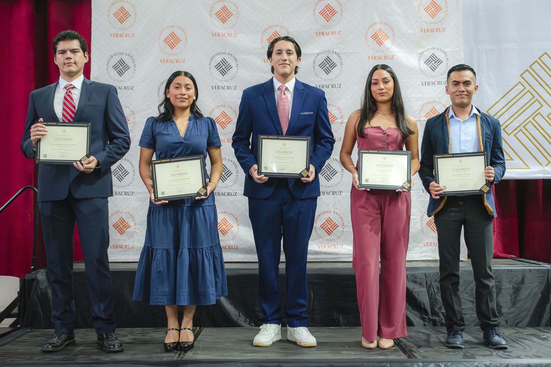 22 / 88 - Premios Lux et Veritas: Galería 22 / 88 - Premios Lux et Veritas: Galería