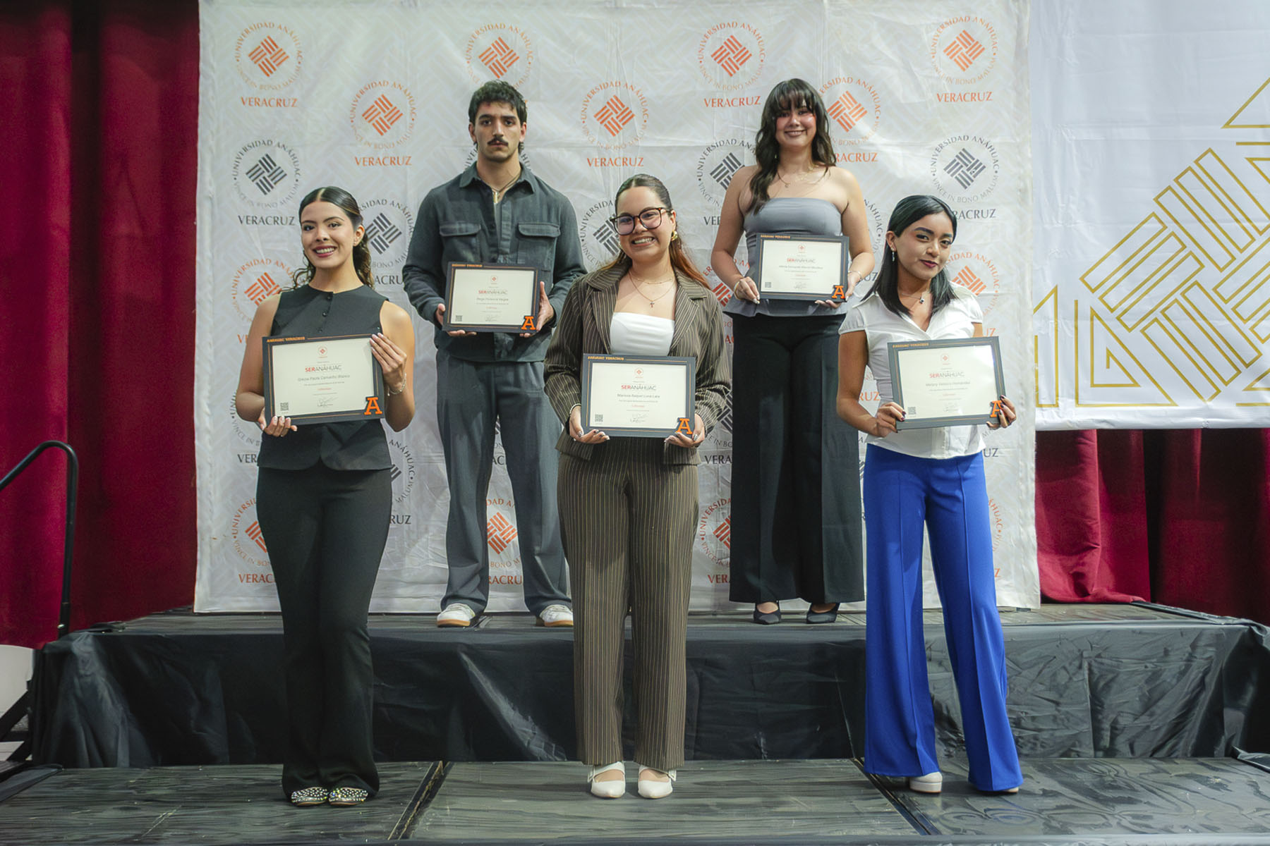 36 / 88 - Premios Lux et Veritas: Galería 36 / 88 - Premios Lux et Veritas: Galería