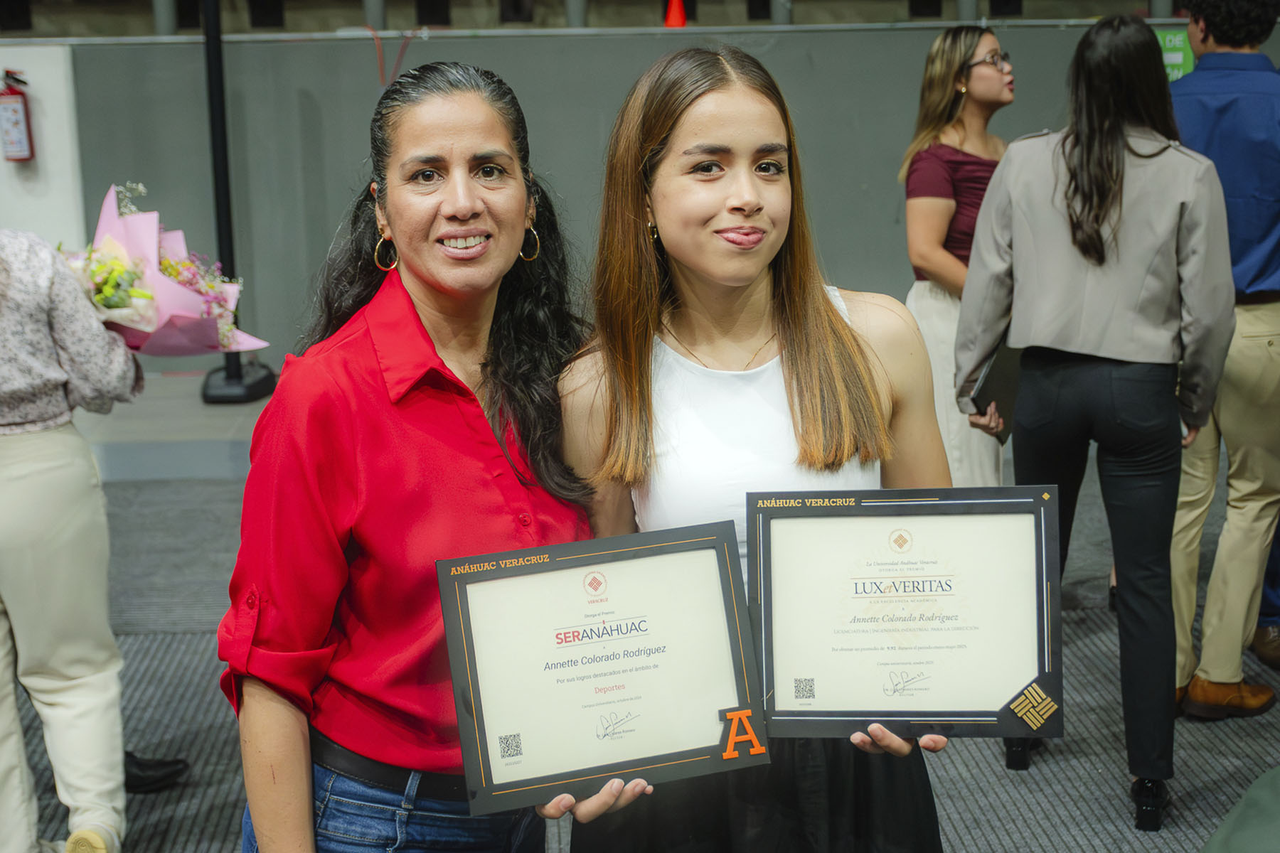 53 / 88 - Premios Lux et Veritas: Galería 53 / 88 - Premios Lux et Veritas: Galería