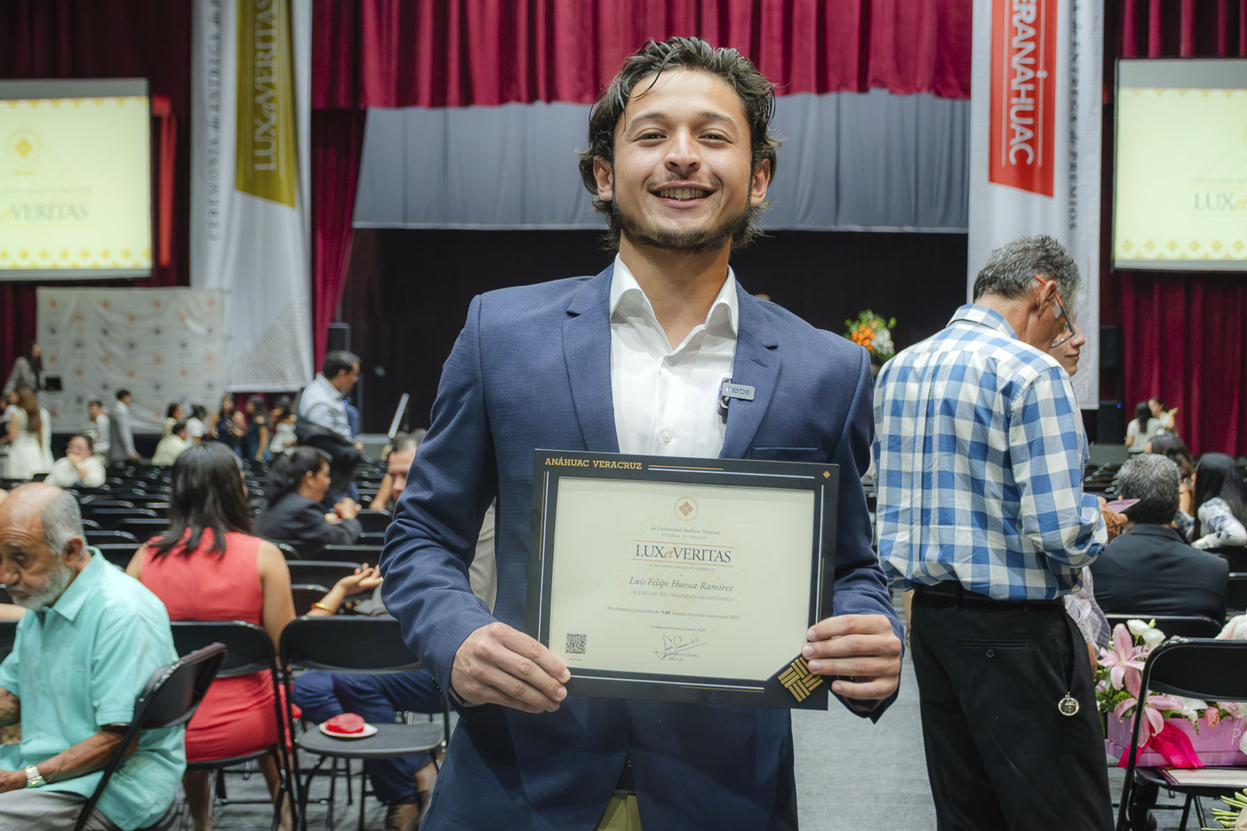 54 / 88 - Premios Lux et Veritas: Galería 54 / 88 - Premios Lux et Veritas: Galería