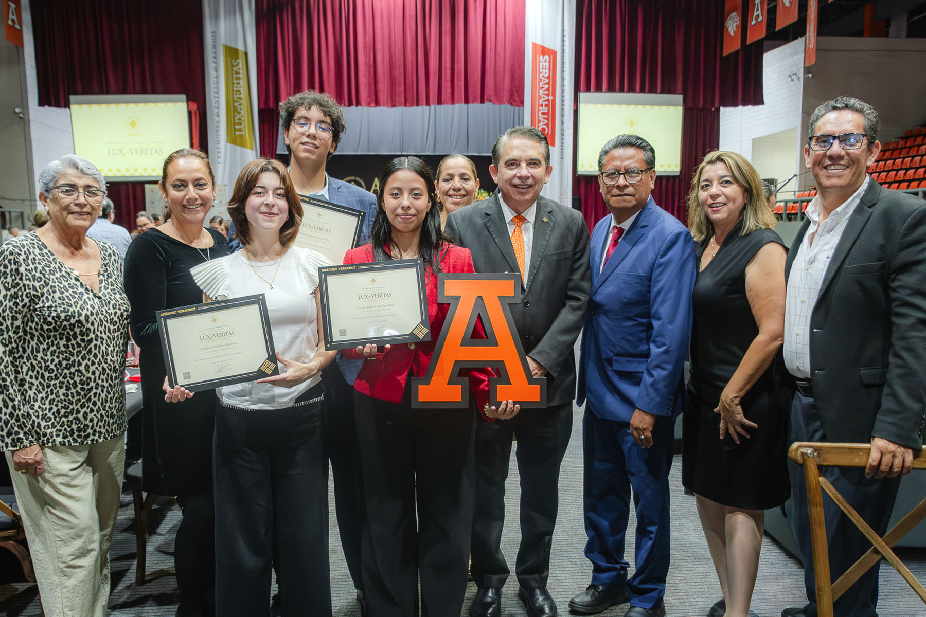 75 / 88 - Premios Lux et Veritas: Galería 75 / 88 - Premios Lux et Veritas: Galería