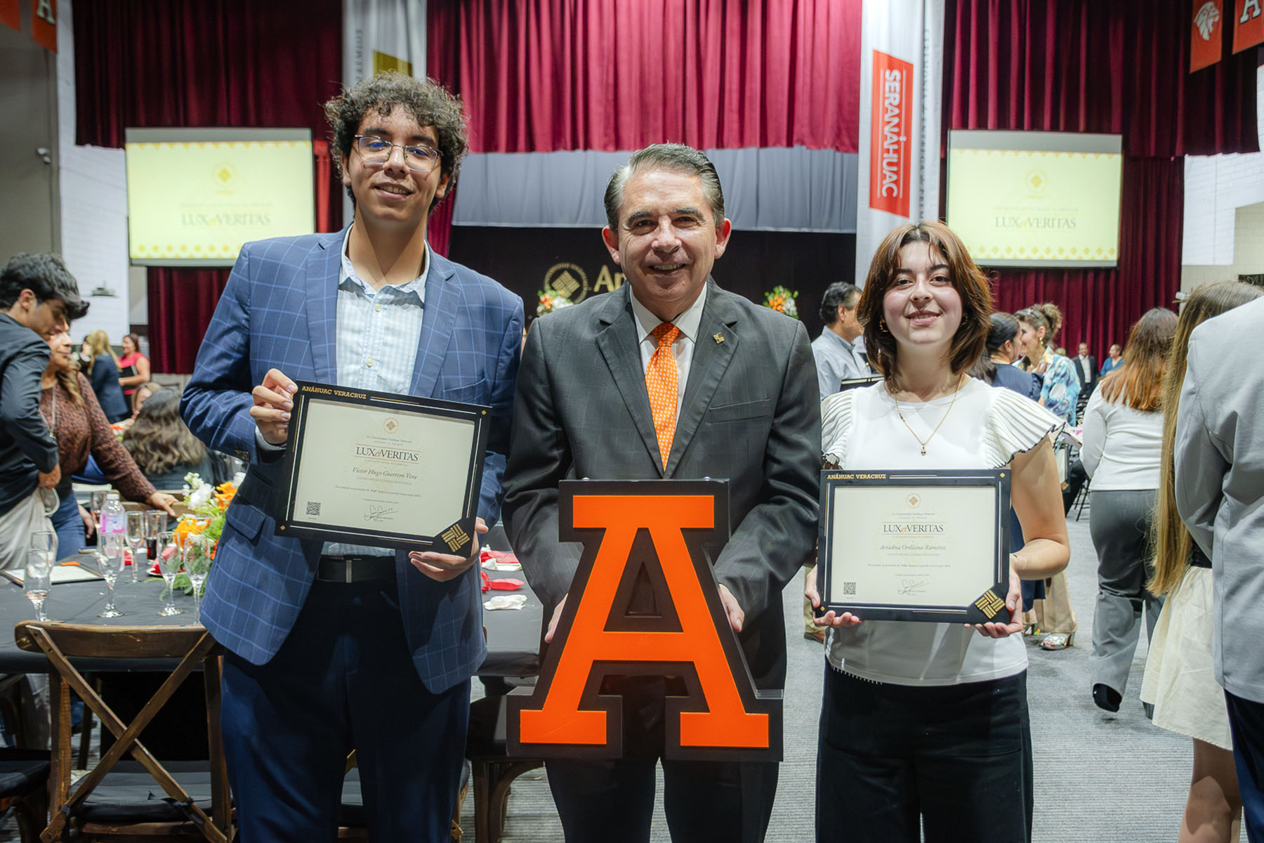 82 / 88 - Premios Lux et Veritas: Galería 82 / 88 - Premios Lux et Veritas: Galería