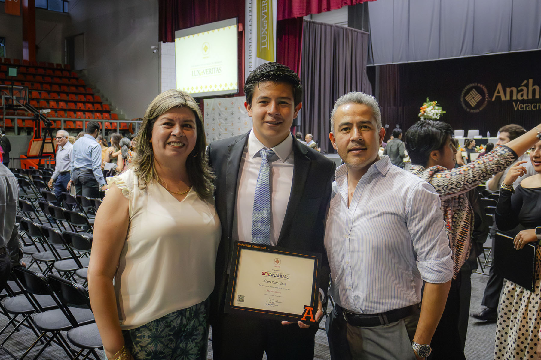 33 / 88 - Premios Lux et Veritas: Galería 33 / 88 - Premios Lux et Veritas: Galería