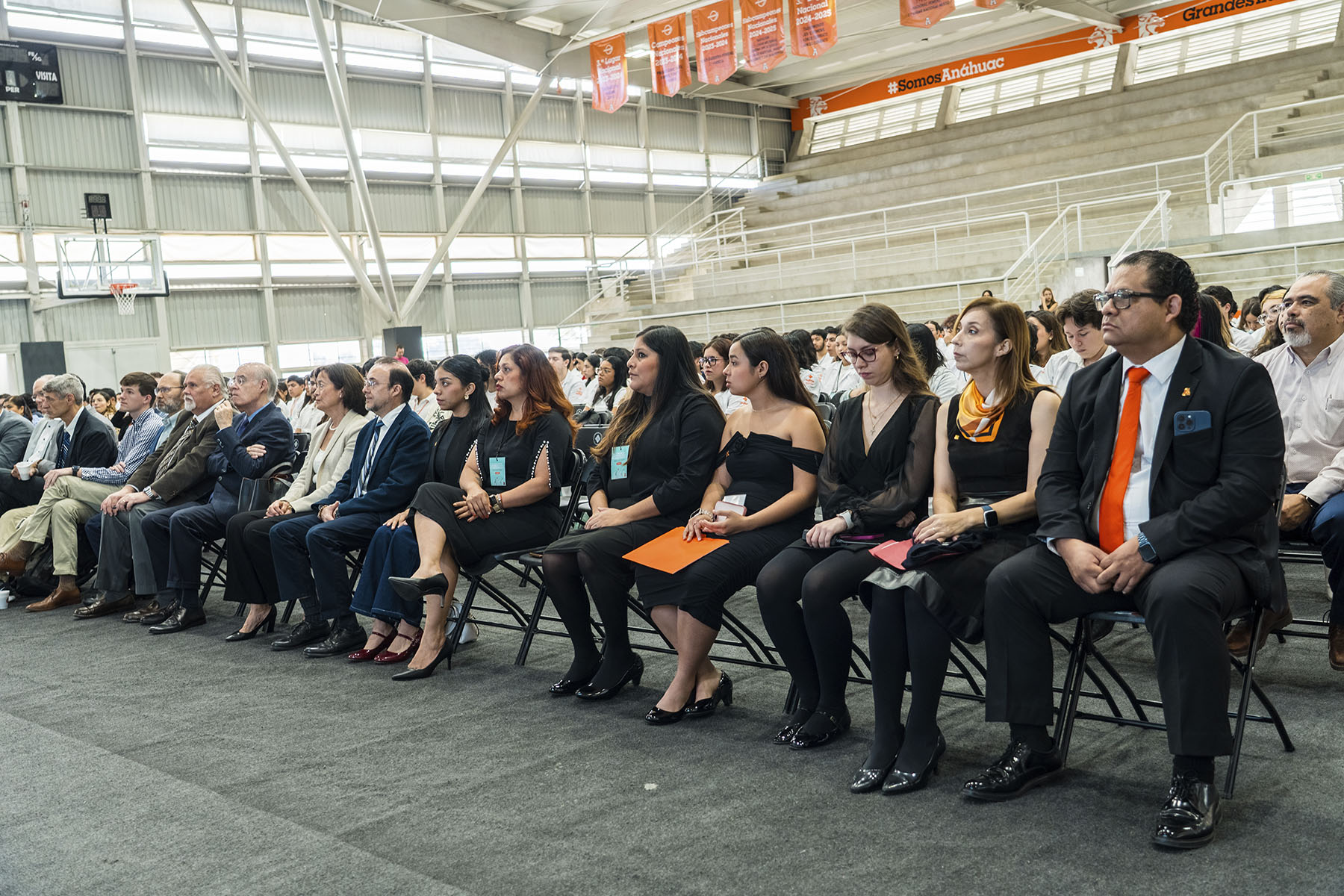 4 / 135 - Día Uno 4 / 135 - Día Uno