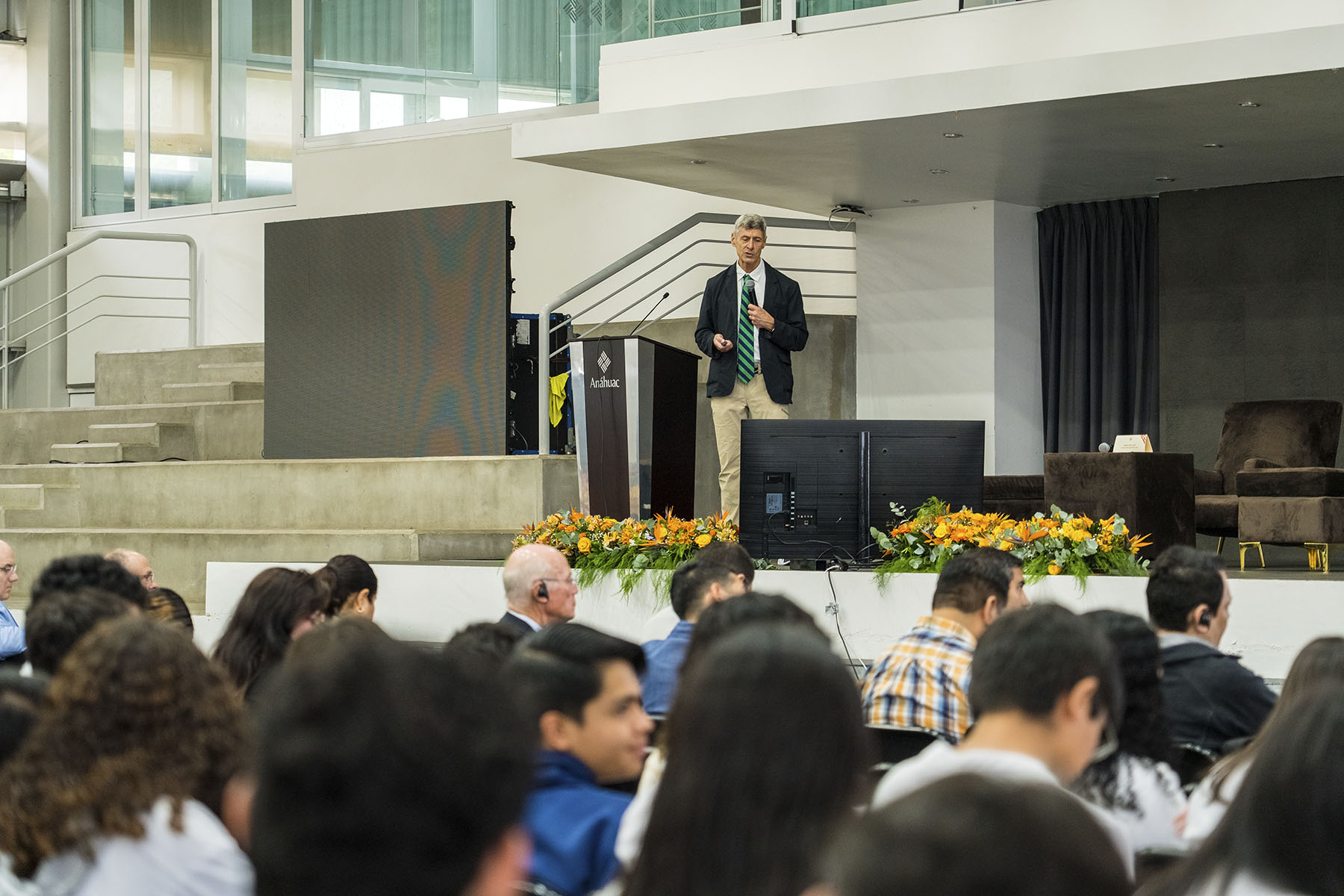 42 / 135 - Día Dos 42 / 135 - Día Dos