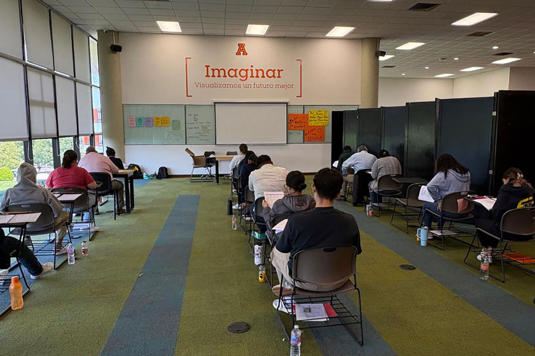 1 / 3 - Generación de Egresados Logra Resultados Destacados en el EGEL 1 / 3 - Generación de Egresados Logra Resultados Destacados en el EGEL