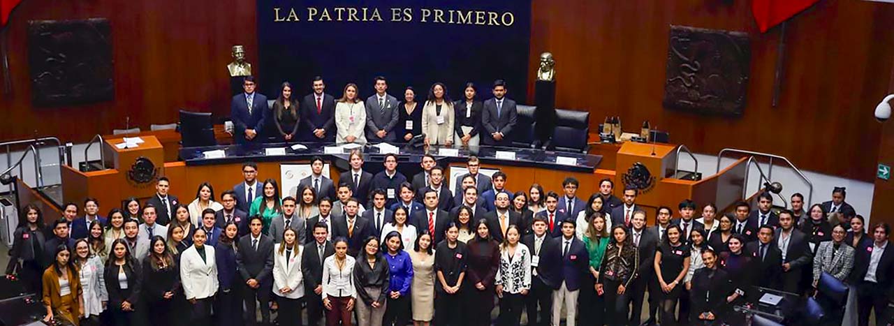 Primer Parlamento Universitario de la Red Anáhuac en el Senado de la República
