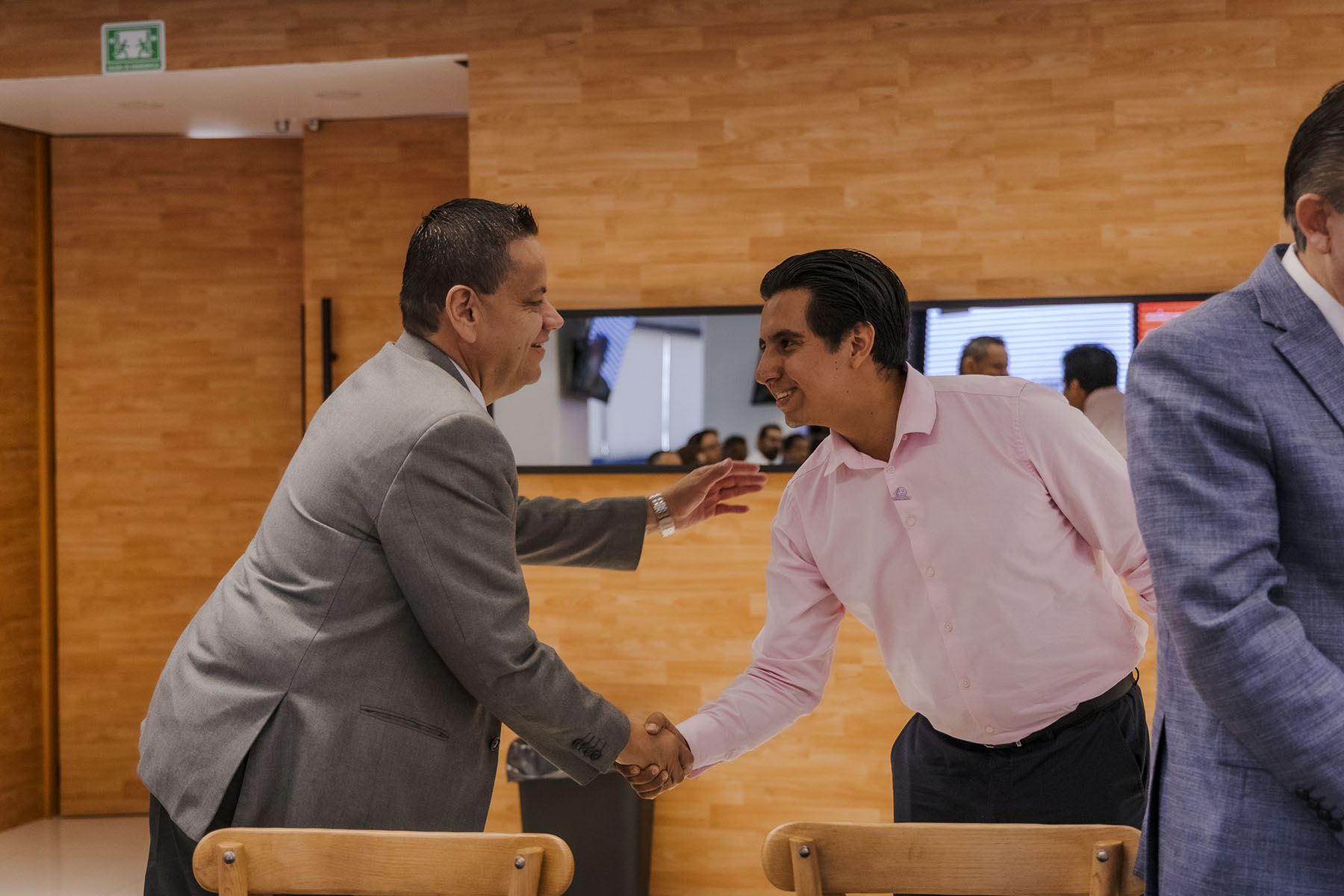 7 / 25 - Desayuno de Trabajo y Renovación de Convenio con COPARMEX 7 / 25 - Desayuno de Trabajo y Renovación de Convenio con COPARMEX