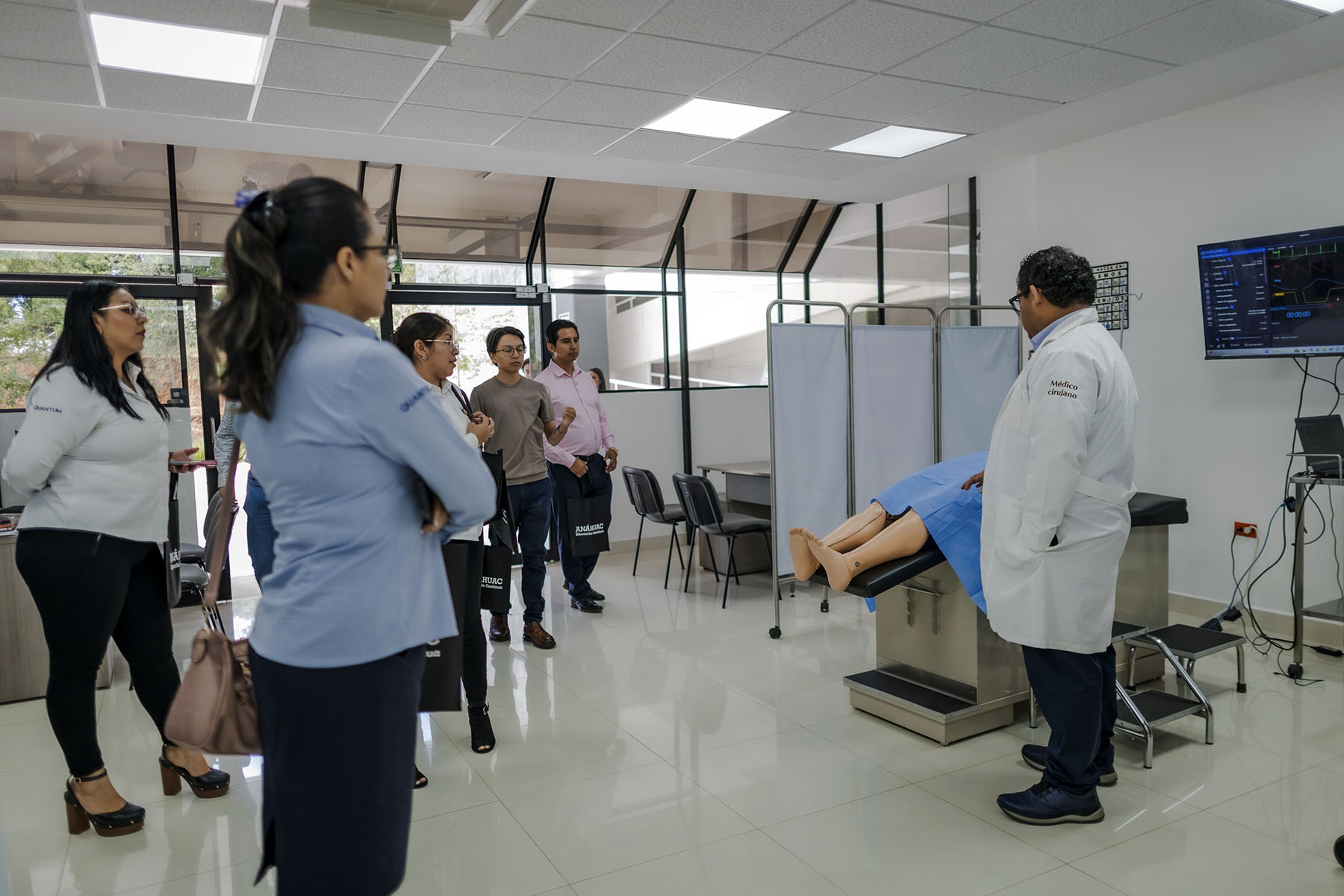 18 / 25 - Desayuno de Trabajo y Renovación de Convenio con COPARMEX 18 / 25 - Desayuno de Trabajo y Renovación de Convenio con COPARMEX