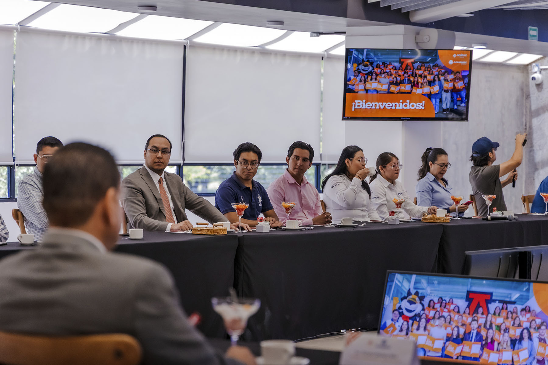 4 / 25 - Desayuno de Trabajo y Renovación de Convenio con COPARMEX 4 / 25 - Desayuno de Trabajo y Renovación de Convenio con COPARMEX