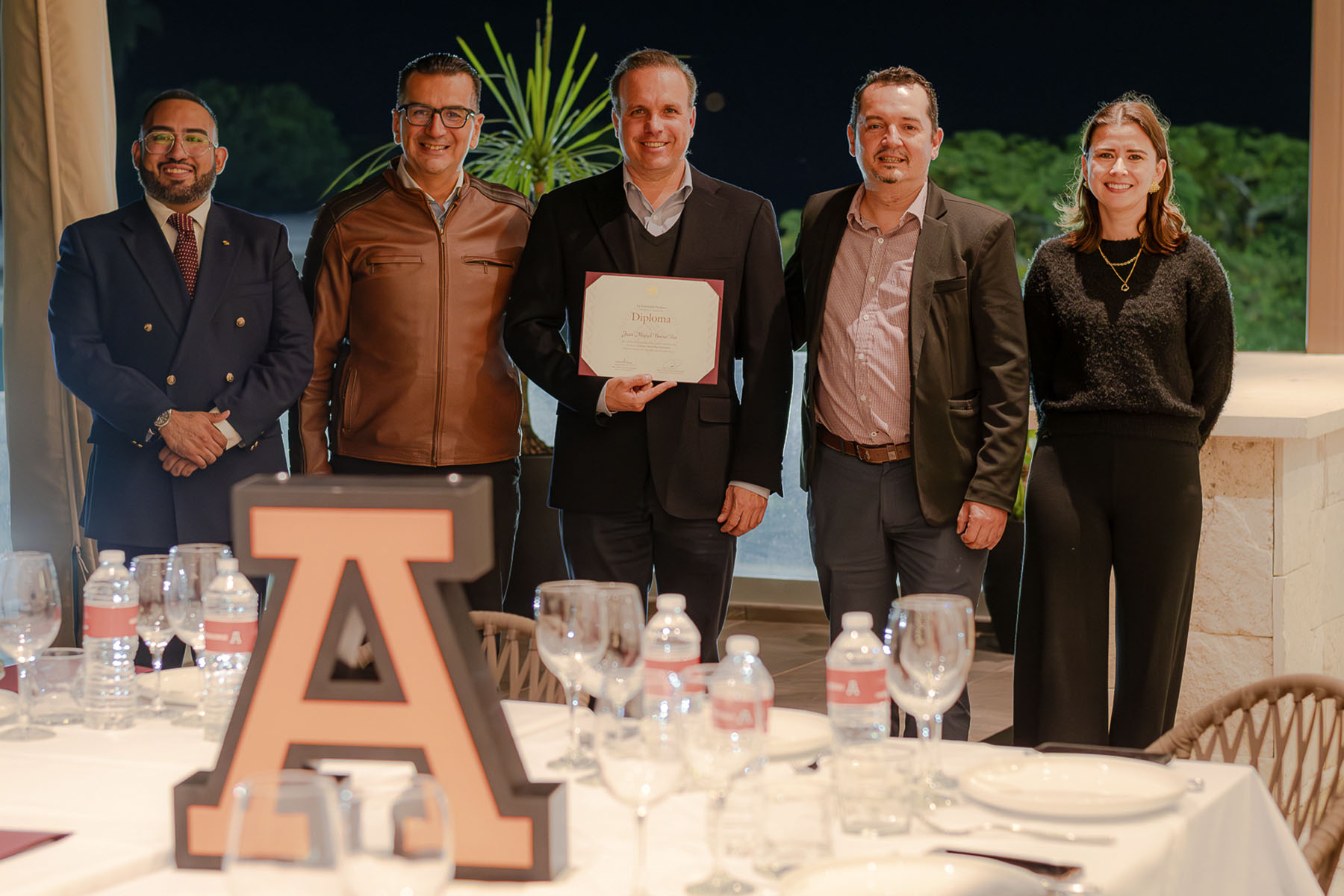 16 / 32 - Clausura del Curso en Cultura y Cata de Vinos Franceses 16 / 32 - Clausura del Curso en Cultura y Cata de Vinos Franceses