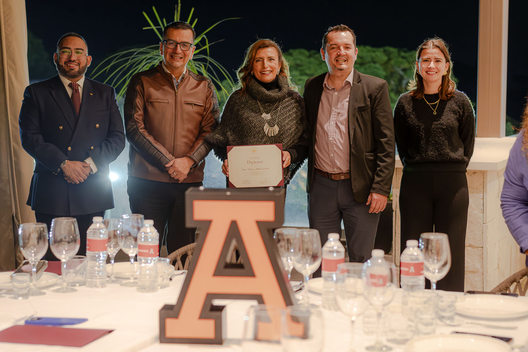 18 / 32 - Clausura del Curso en Cultura y Cata de Vinos Franceses 18 / 32 - Clausura del Curso en Cultura y Cata de Vinos Franceses