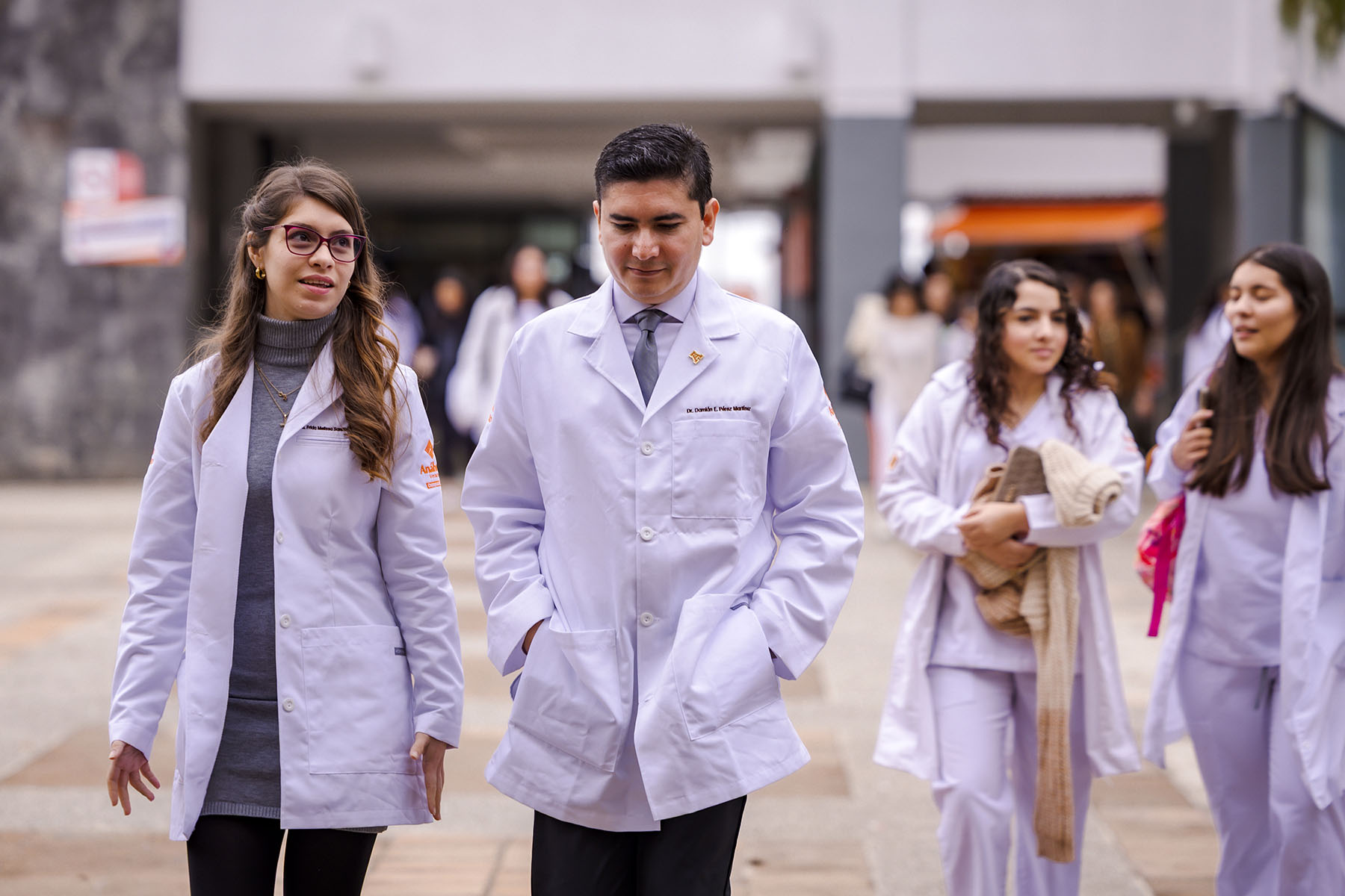 5 / 25 - La Escuela de Medicina Celebra 10 Años de Excelencia, Vocación y Liderazgo de Acción 5 / 25 - La Escuela de Medicina Celebra 10 Años de Excelencia, Vocación y Liderazgo de Acción