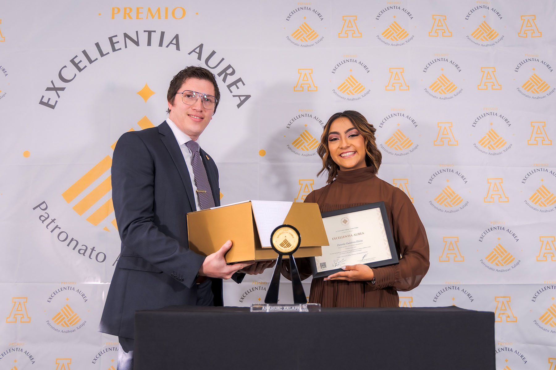 39 / 53 - La Excelencia que Trasciende: Entrega del Premio Excellentia Aurea en el Campus Xalapa 39 / 53 - La Excelencia que Trasciende: Entrega del Premio Excellentia Aurea en el Campus Xalapa