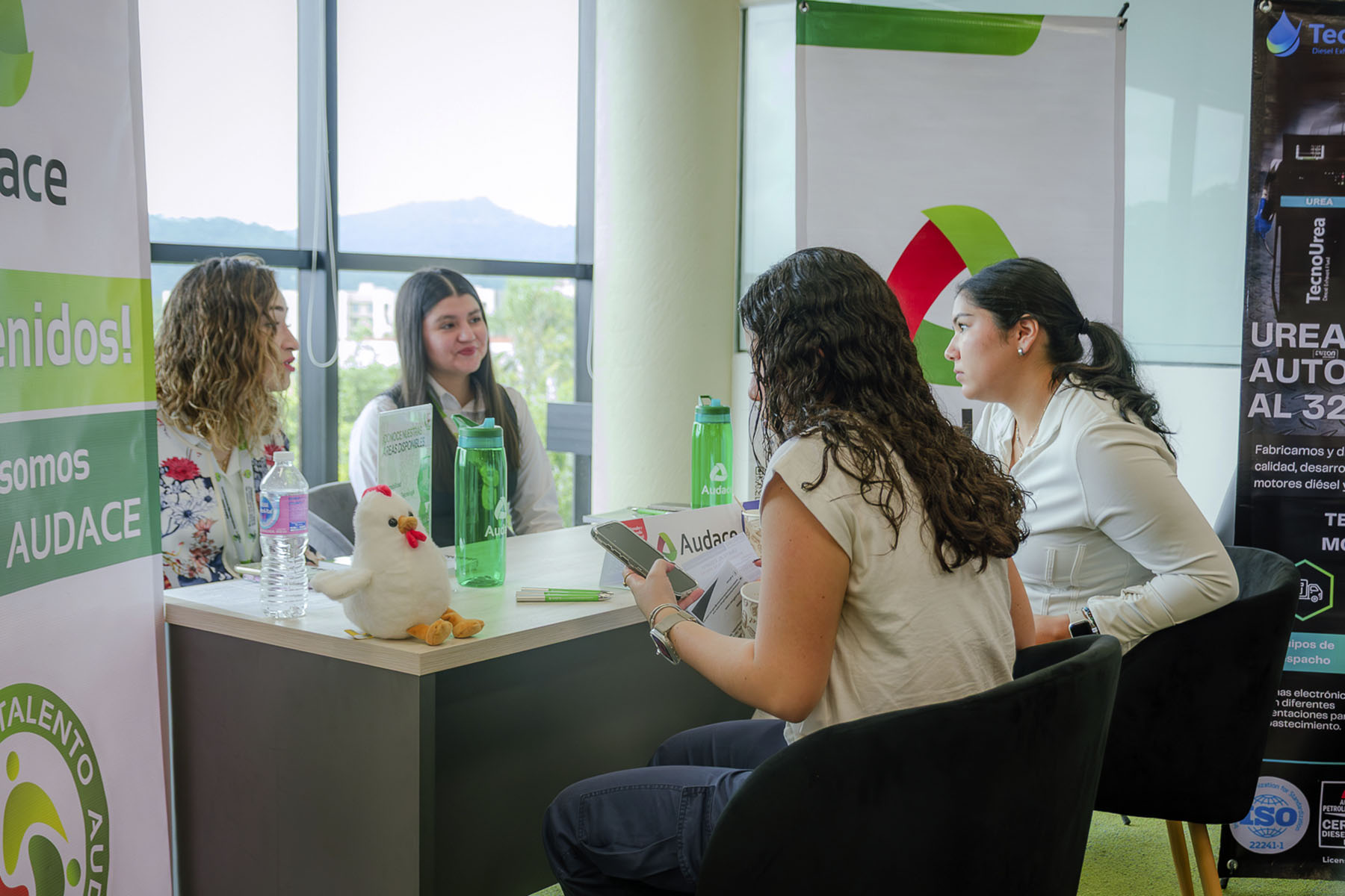 20 / 40 - Road2Work: Conecta a Más de 230 Estudiantes con el Mercado Laboral 20 / 40 - Road2Work: Conecta a Más de 230 Estudiantes con el Mercado Laboral