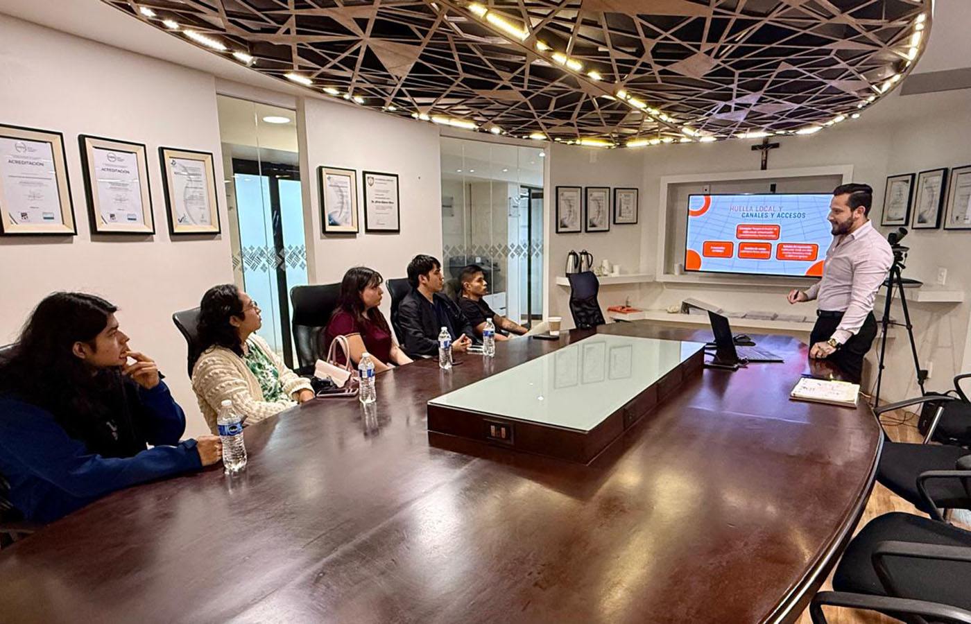 3 / 5 - Aceleradora de Empresas Anáhuac: Escala tu Empresa con Visión y Expertos 3 / 5 - Aceleradora de Empresas Anáhuac: Escala tu Empresa con Visión y Expertos