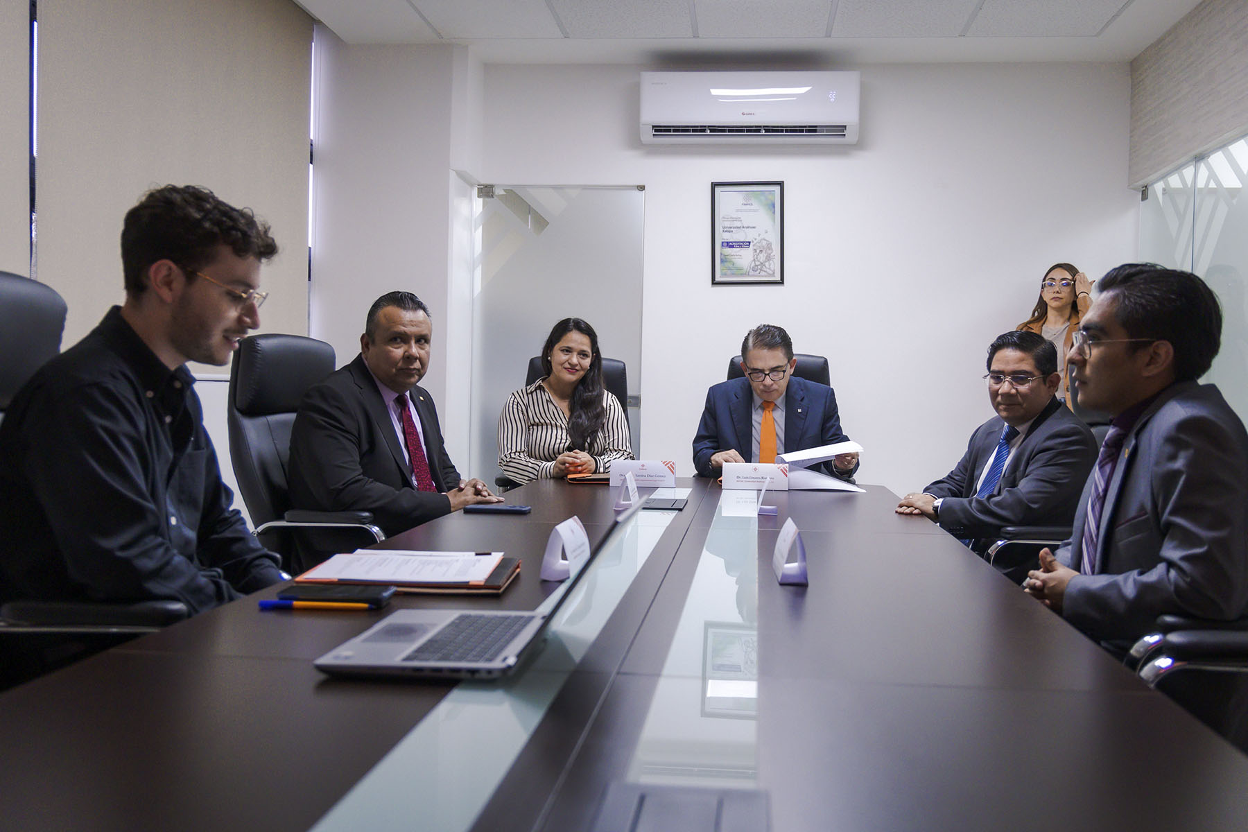 1 / 5 - Firma de Convenio con el Centro de Evaluación para el Desarrollo Competitivo 1 / 5 - Firma de Convenio con el Centro de Evaluación para el Desarrollo Competitivo