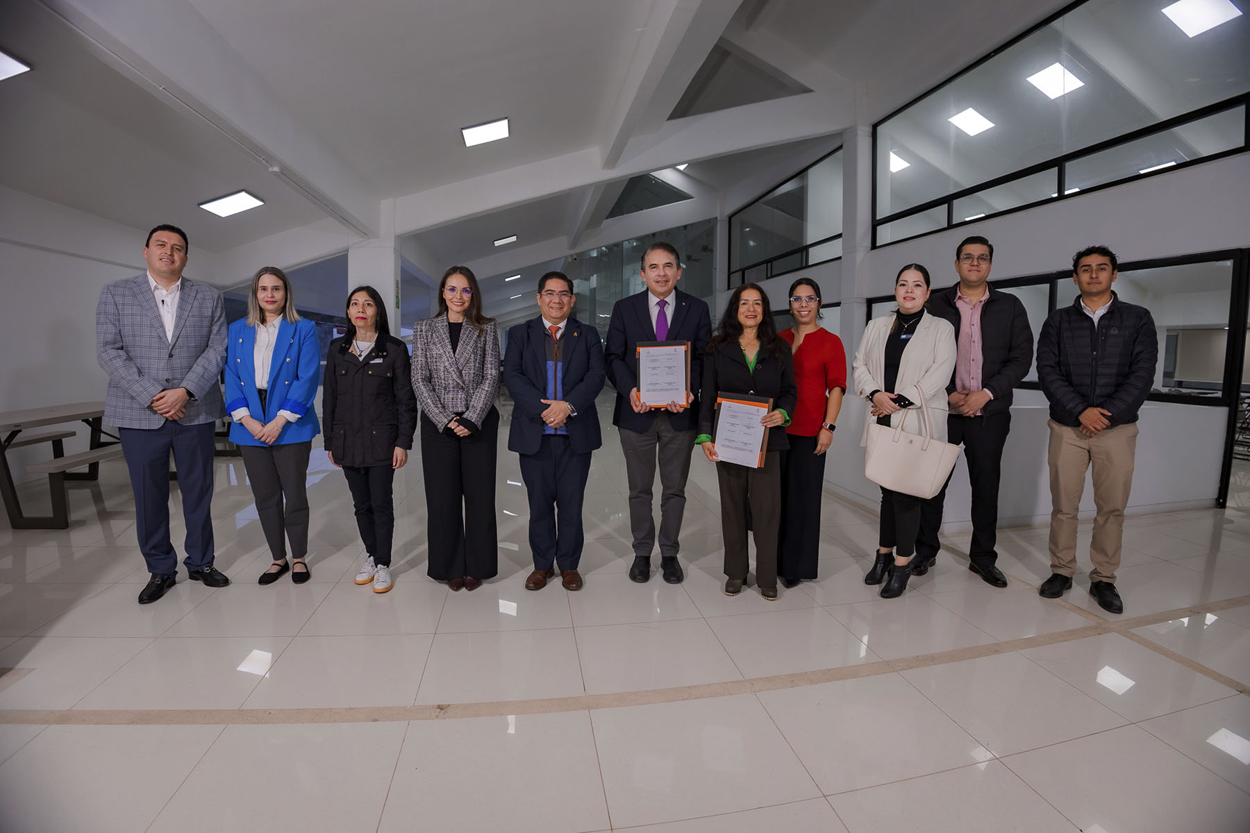 11 / 12 - Firma de Convenio con la Unión de Empresarios Hoteleros 11 / 12 - Firma de Convenio con la Unión de Empresarios Hoteleros