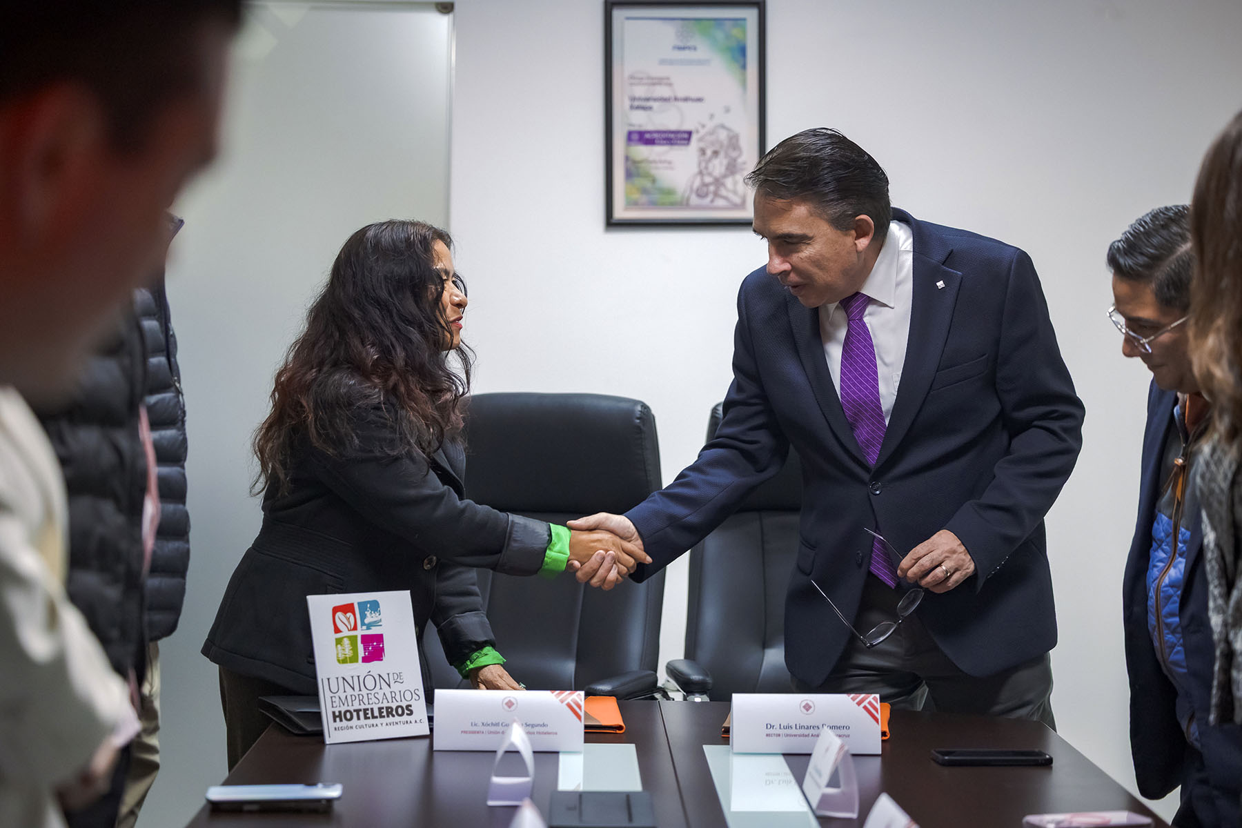 1 / 12 - Firma de Convenio con la Unión de Empresarios Hoteleros 1 / 12 - Firma de Convenio con la Unión de Empresarios Hoteleros